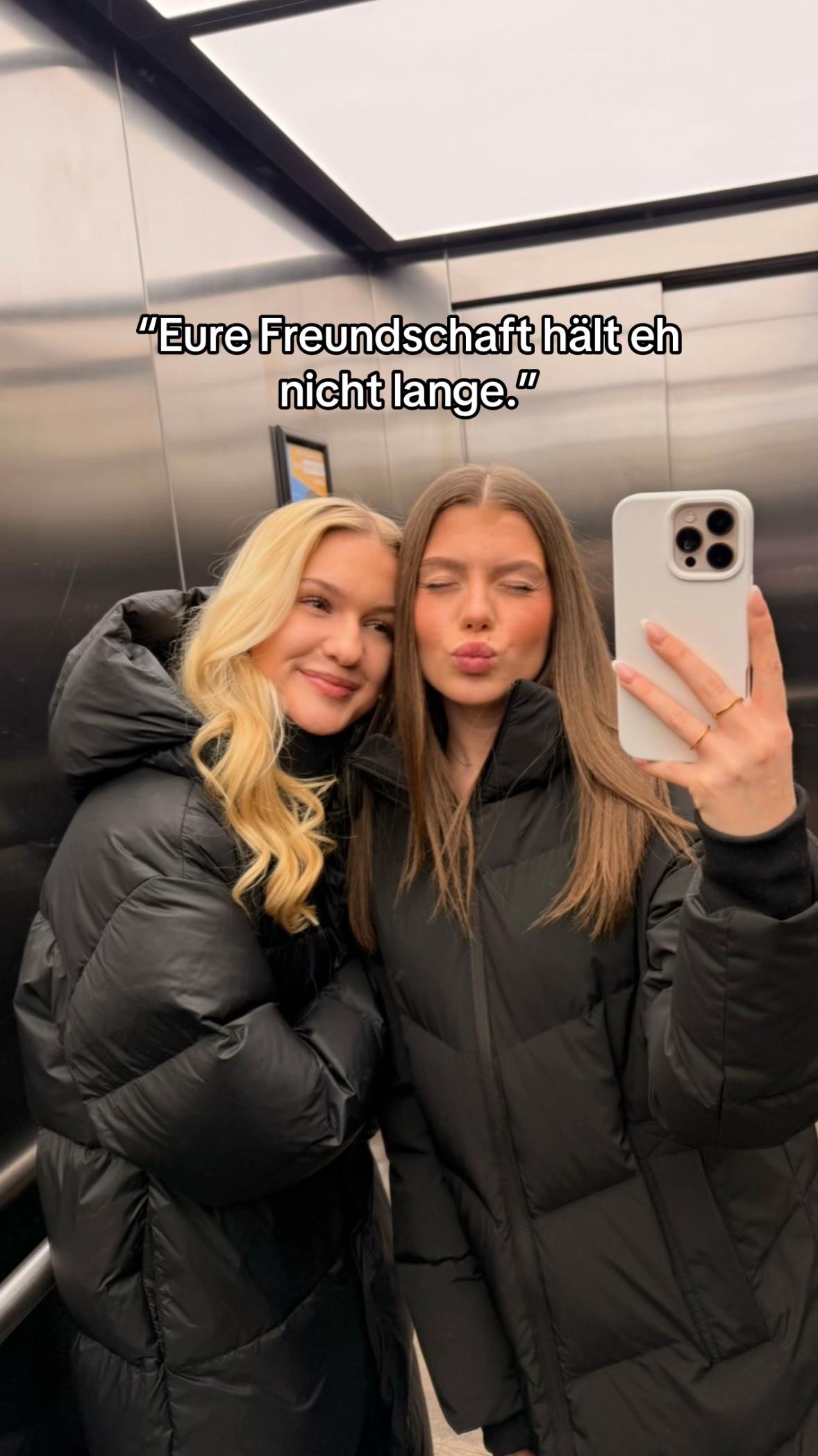 @emilyundlina