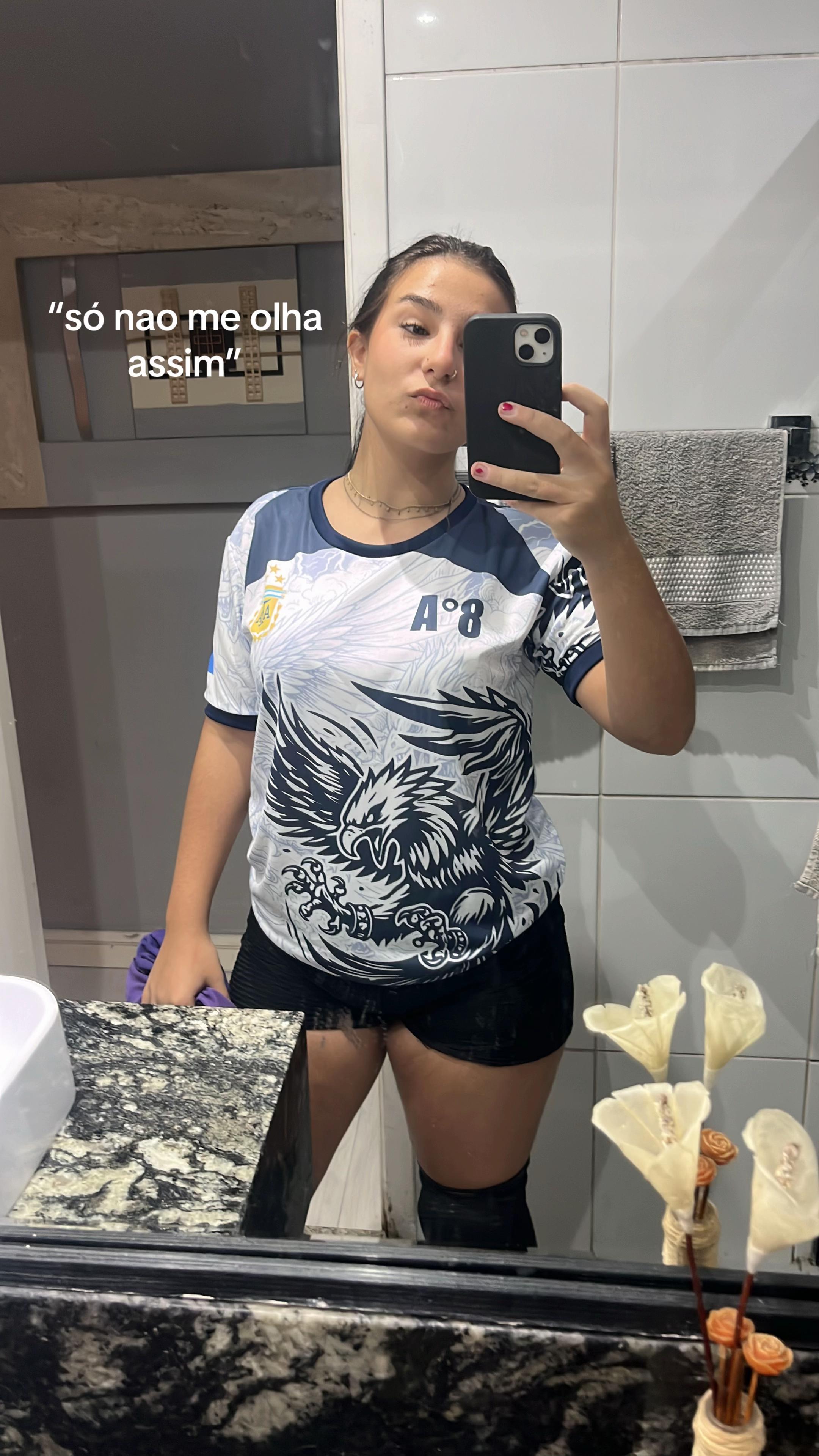 @larissa