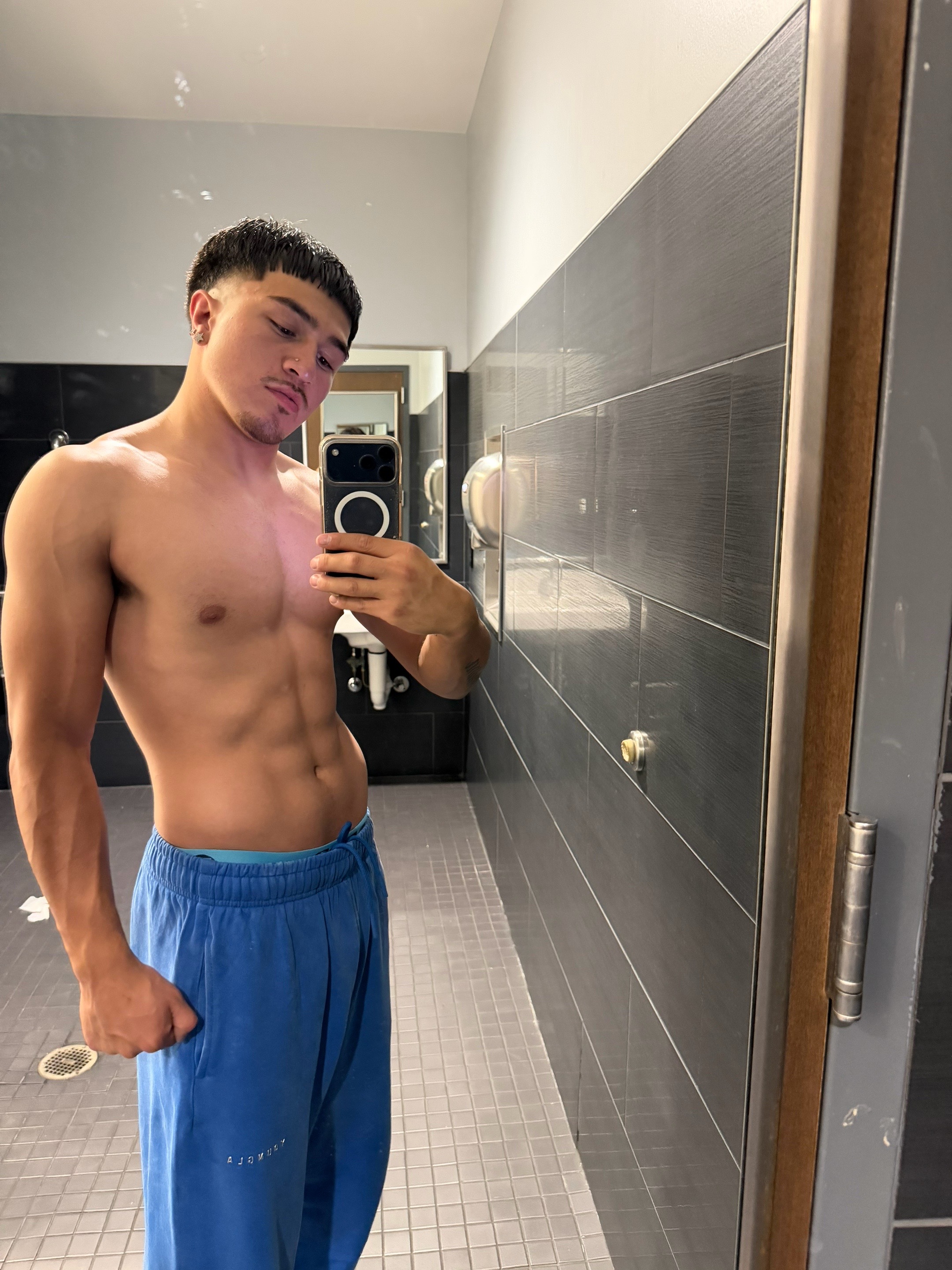 @zayyyy27