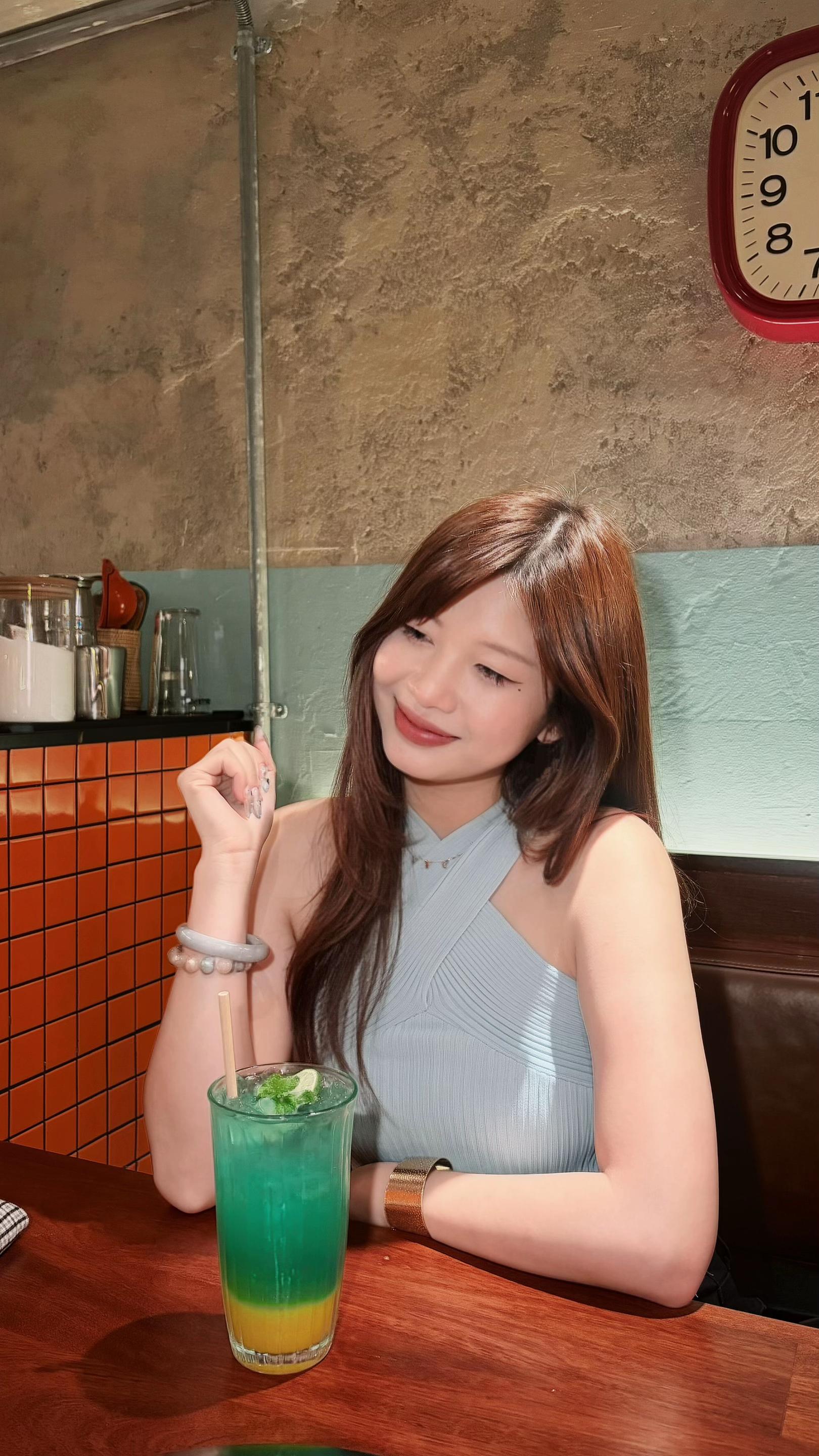 @Monika-ម៉ូនីកា