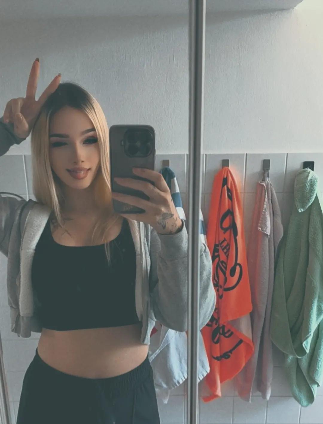 @Michelle 🖤