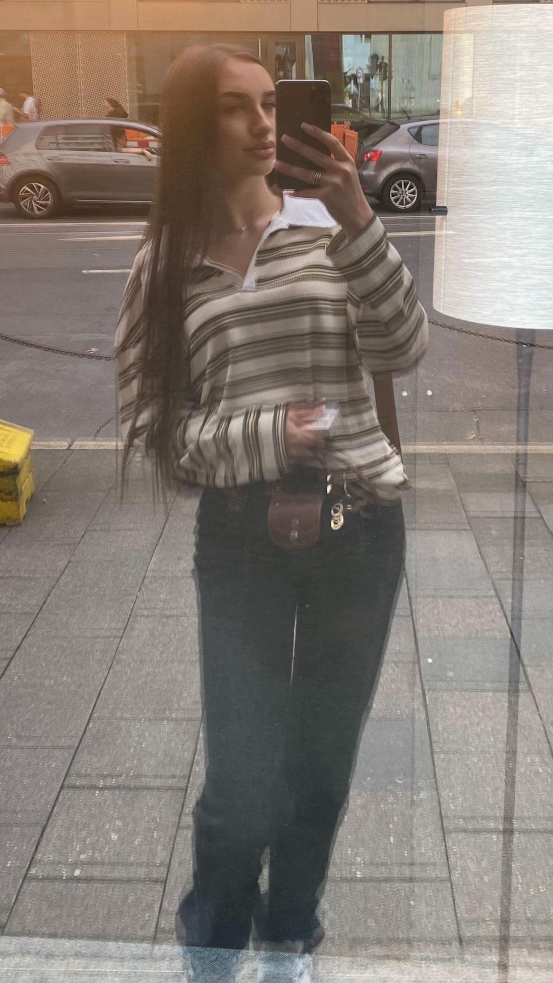 @𝐥𝐚𝐧𝐚 𝐚𝐬𝐥𝐚𝐧𝐨𝐯𝐧𝐚