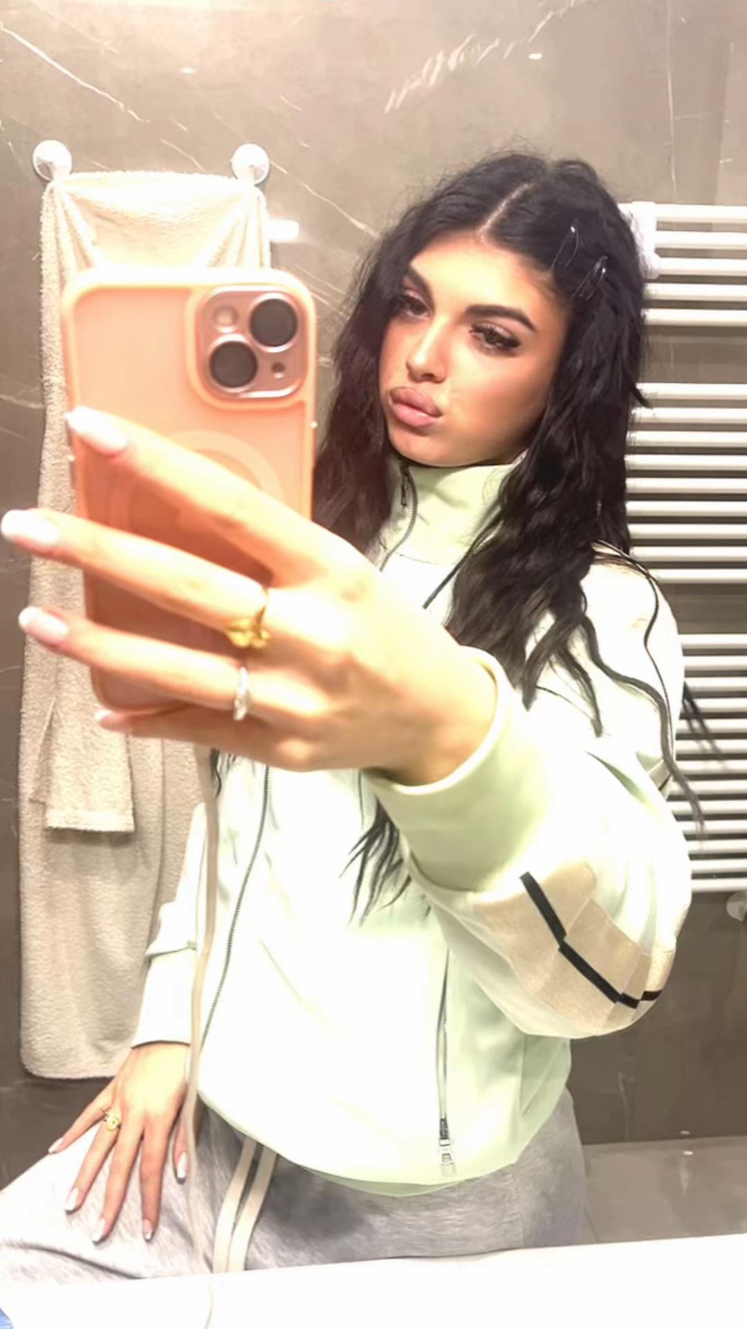 @Aurora__17