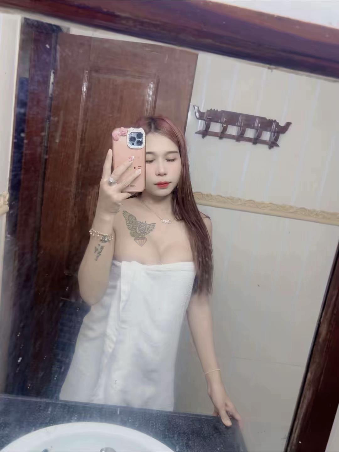 @🩷ចែញ៉ា🩷