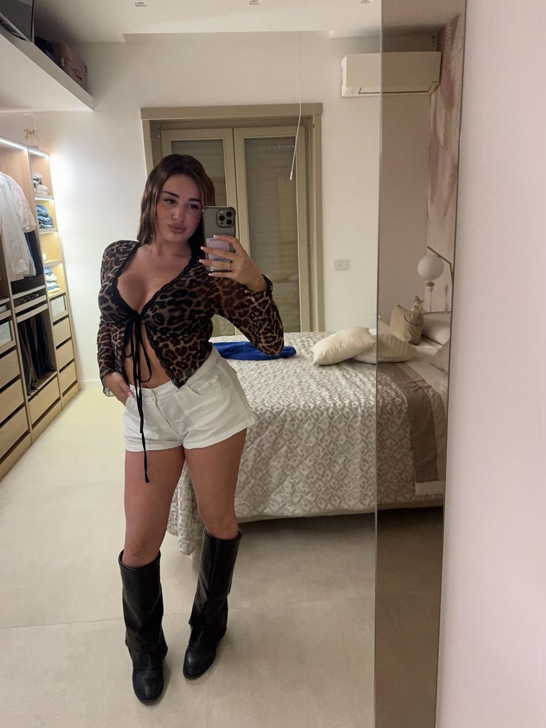 @𝐸𝓂𝓎