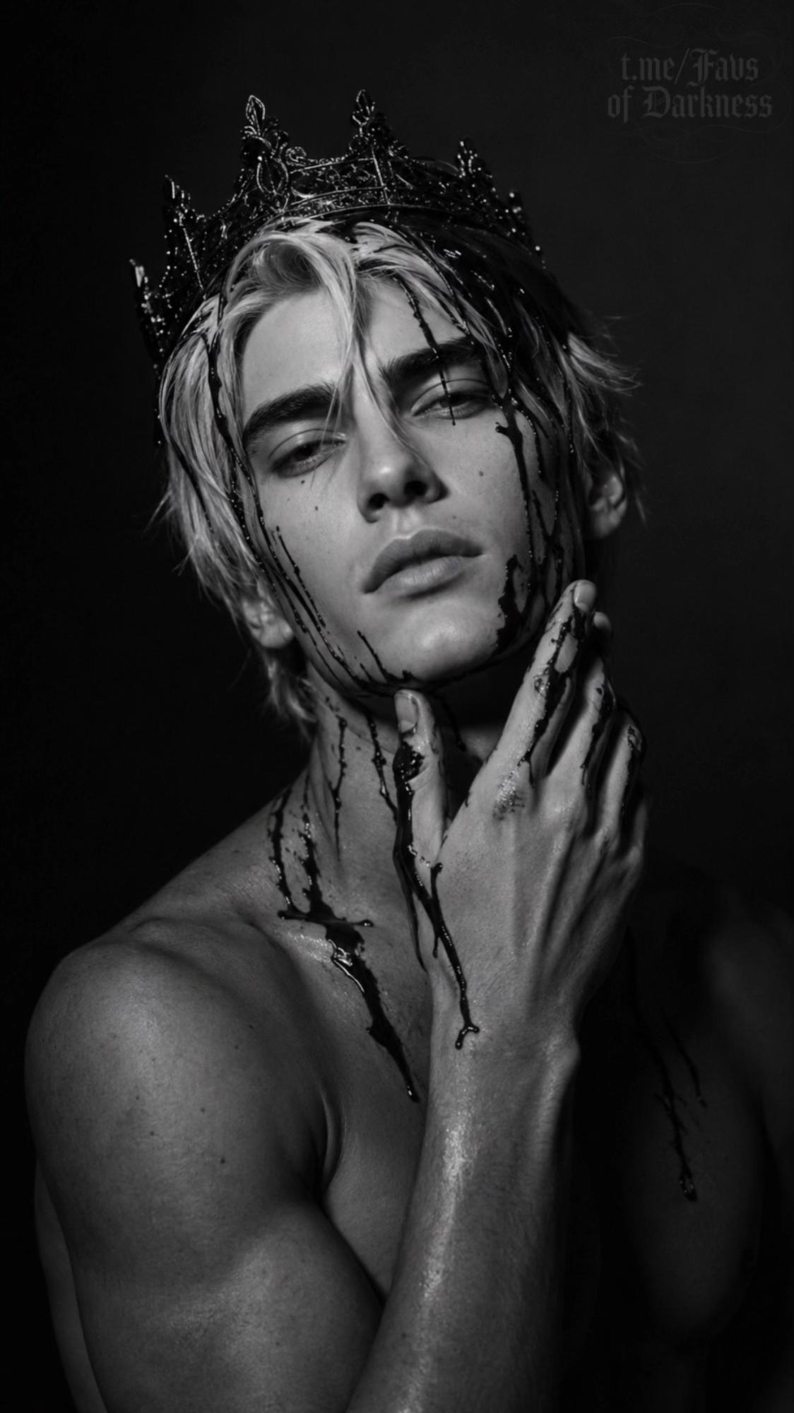 @favsofdarkness