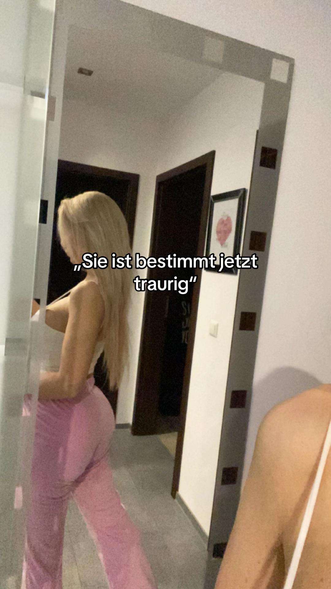 @Geraline_