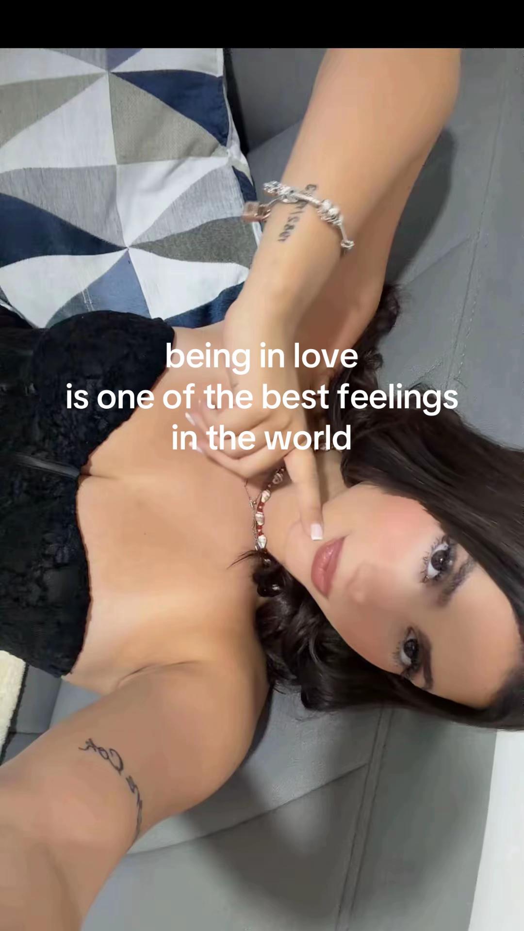 @🐚