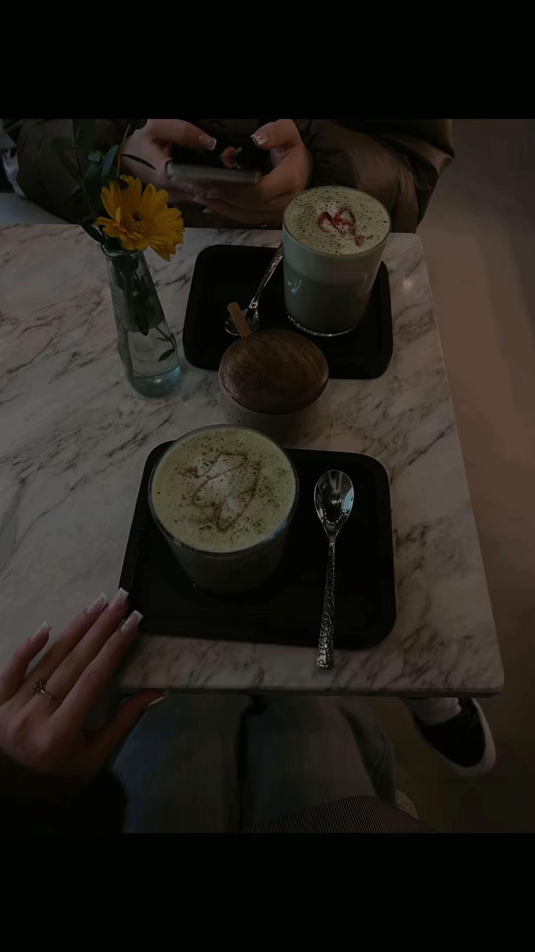 @𝒩