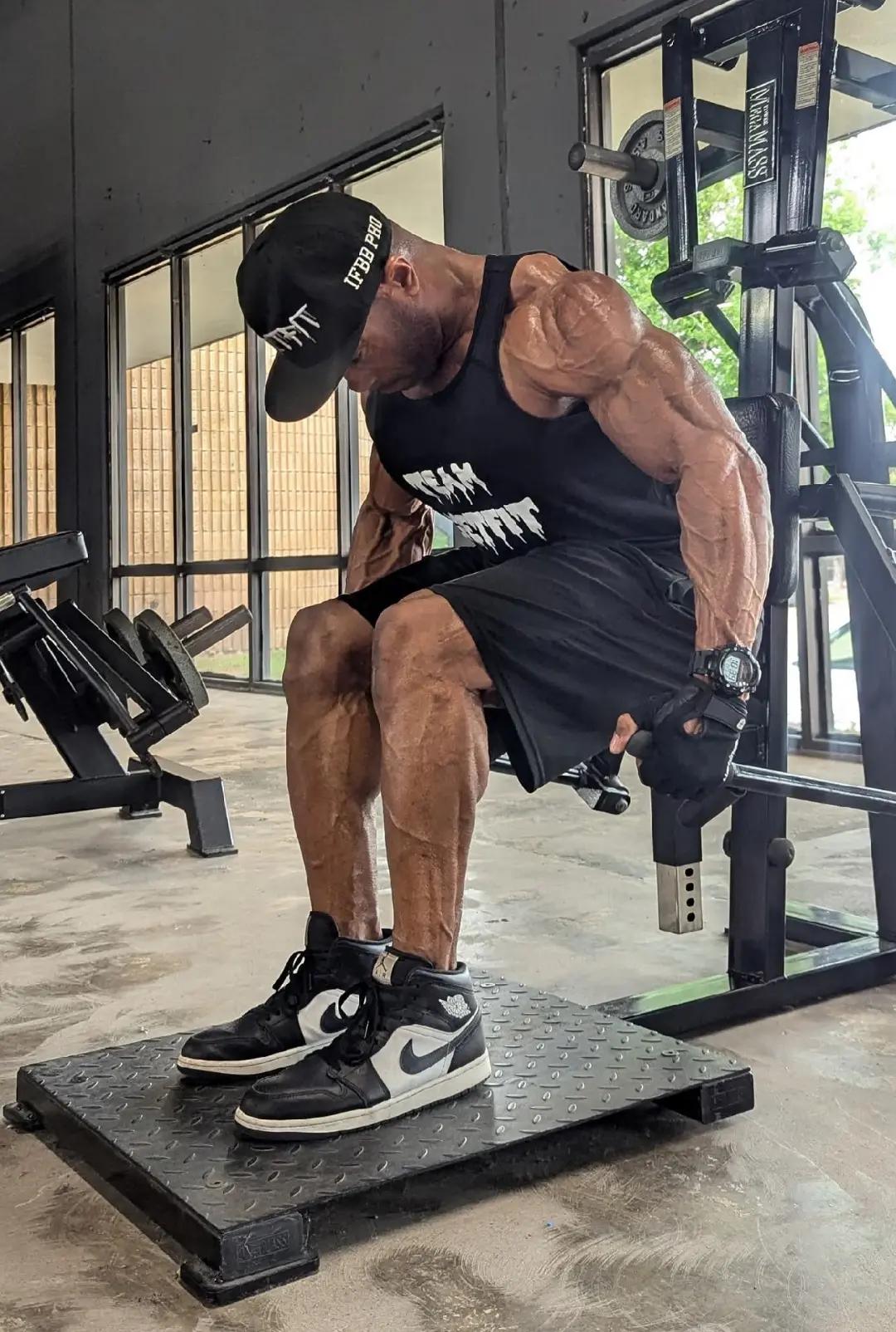 @mrgetfit_ifbbpro