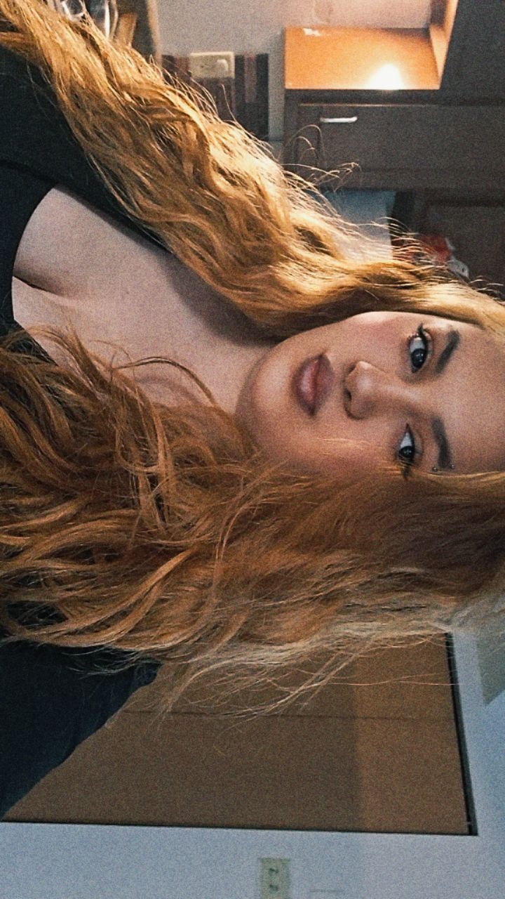 @𝒩𝒾𝓀𝓀𝒾❦