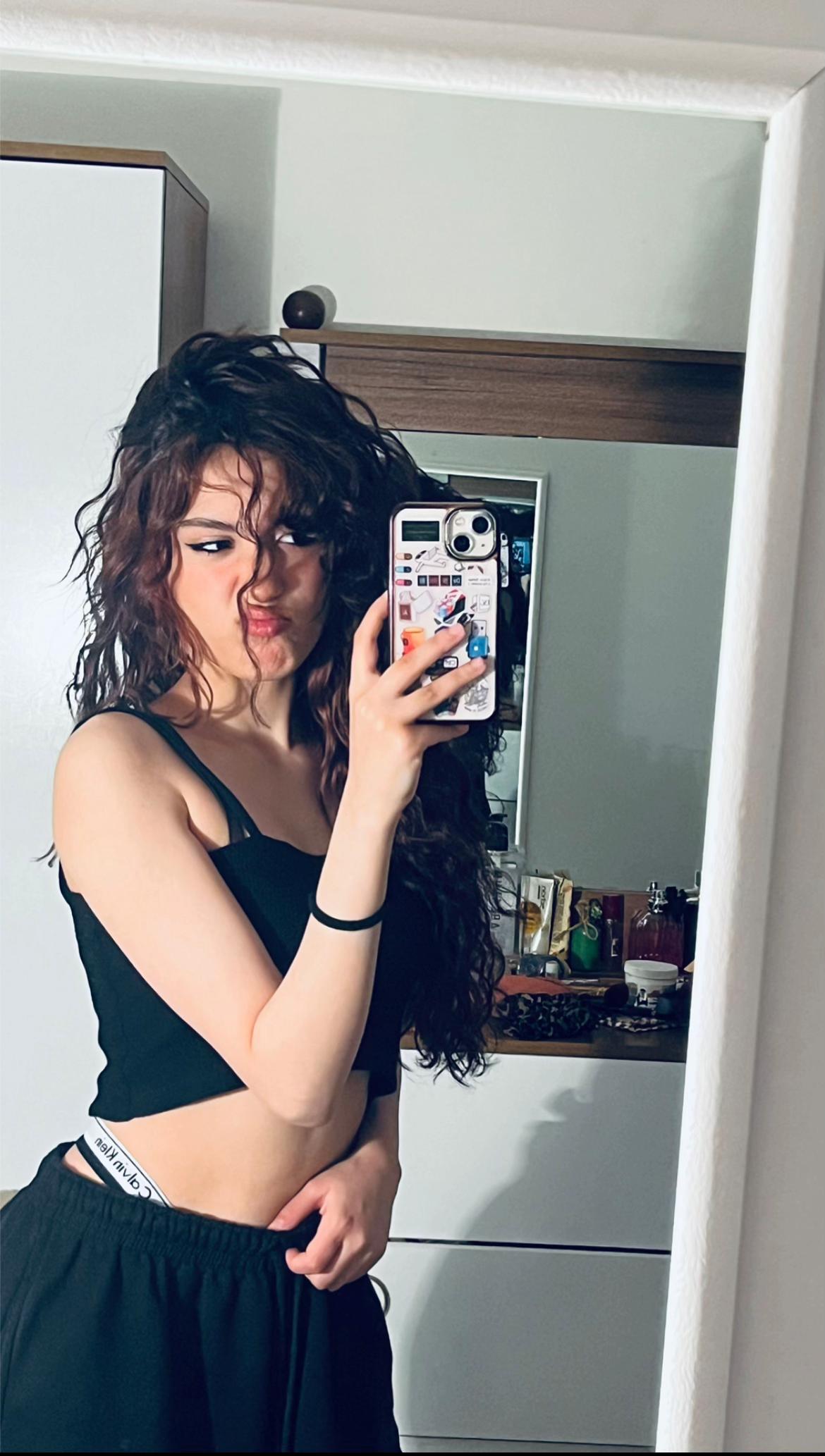 @B👩🏻&zwj;🦱