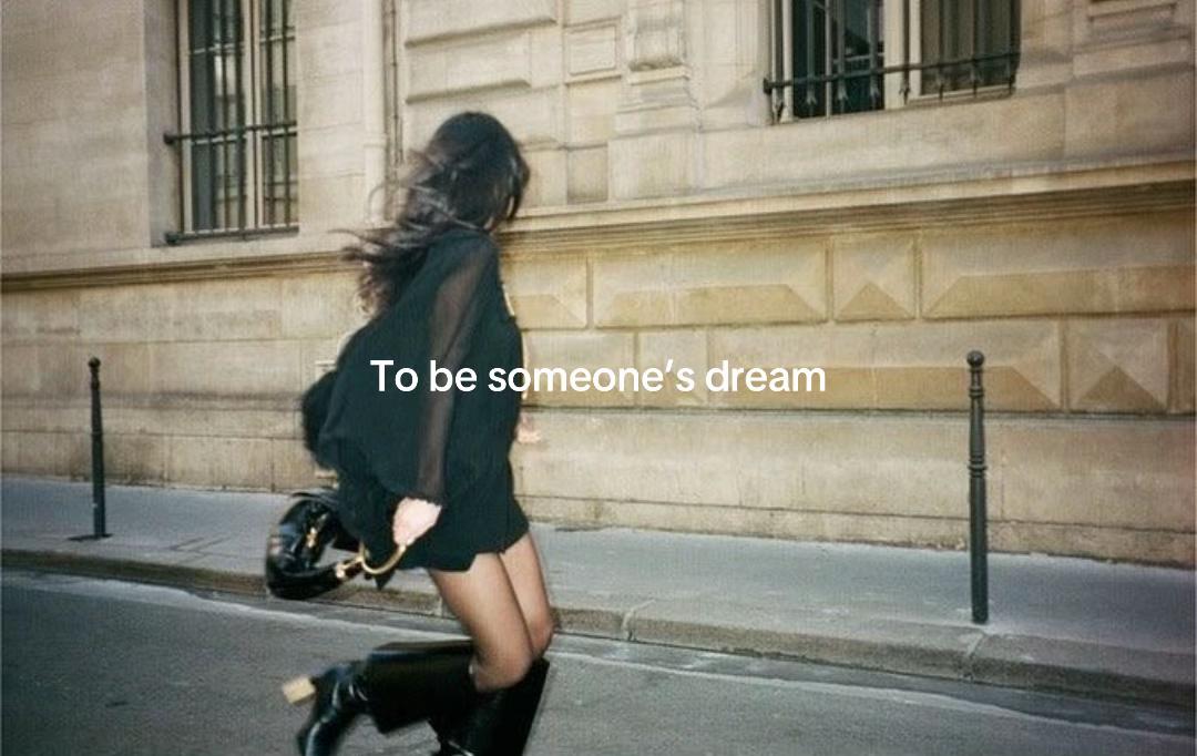 @𝒱