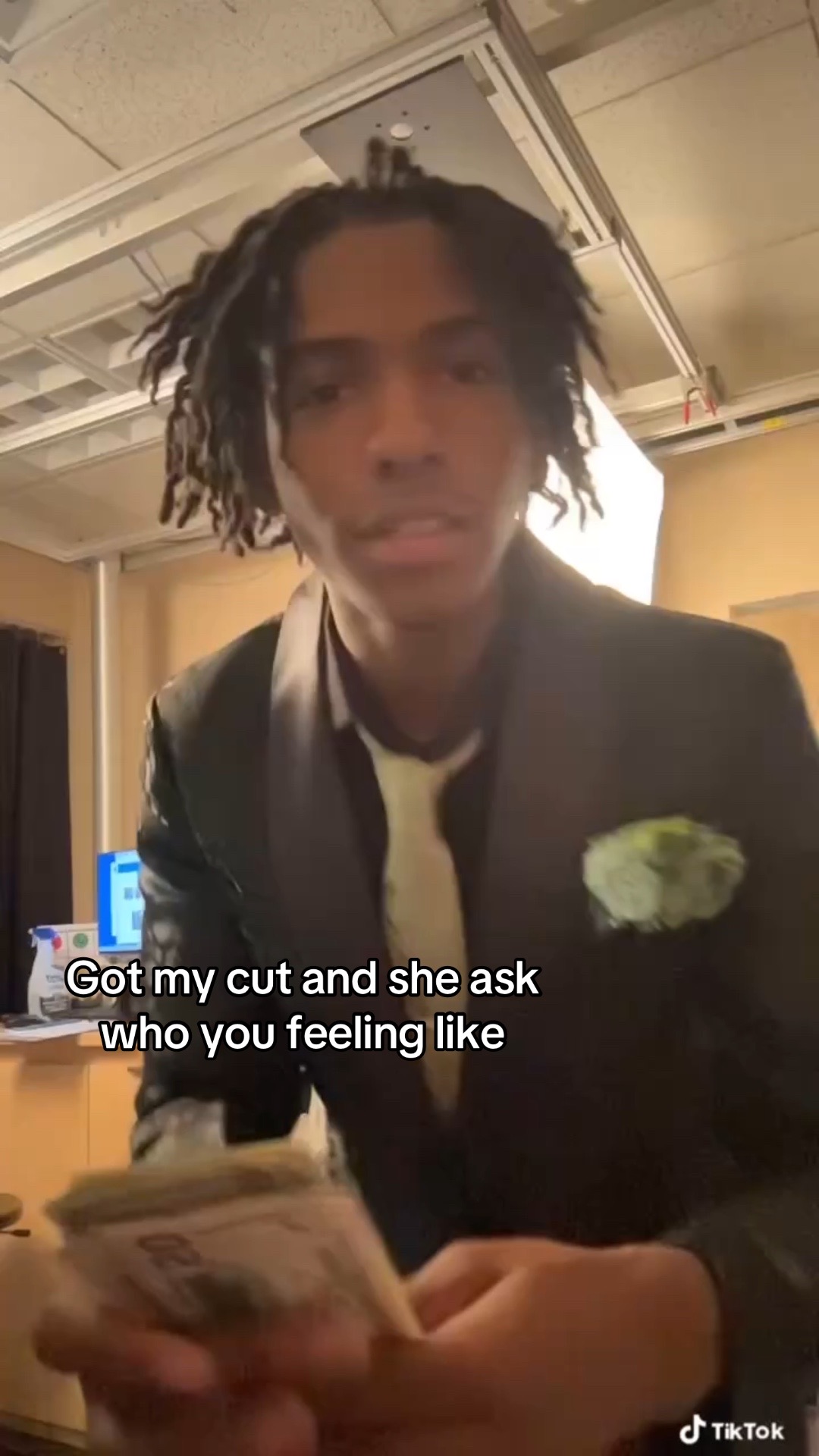 @⚡️