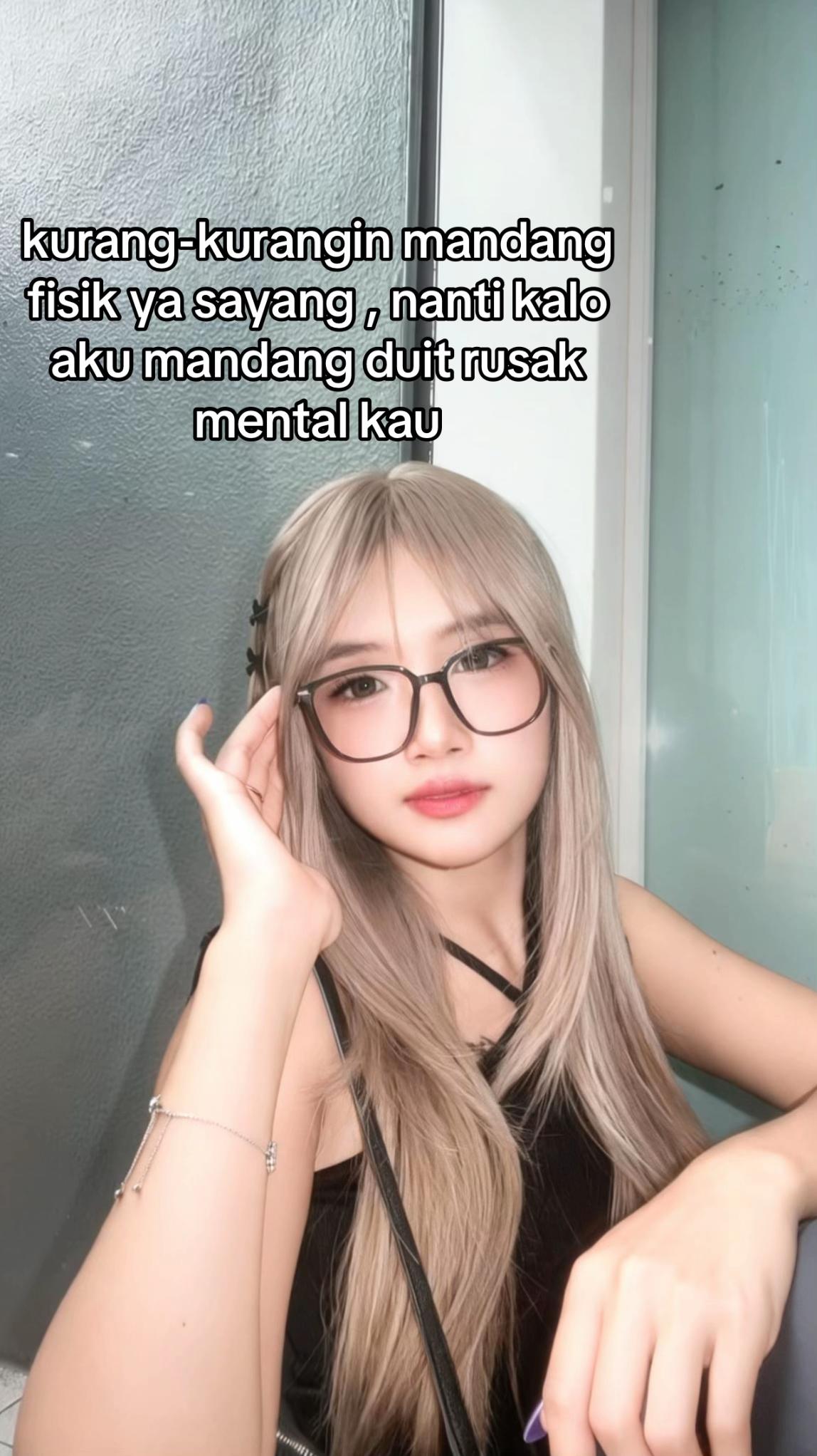@👑𝙌𝙐𝙀𝙀𝙉𝙇𝙔👑