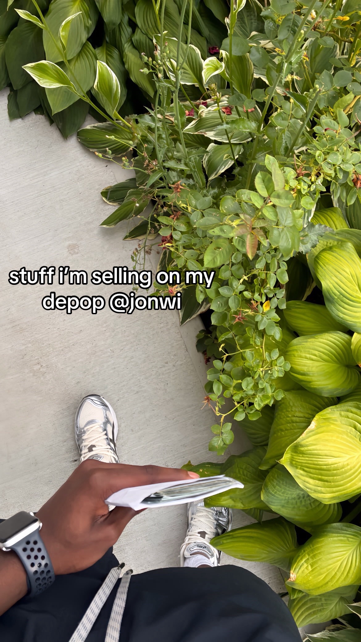@[　]