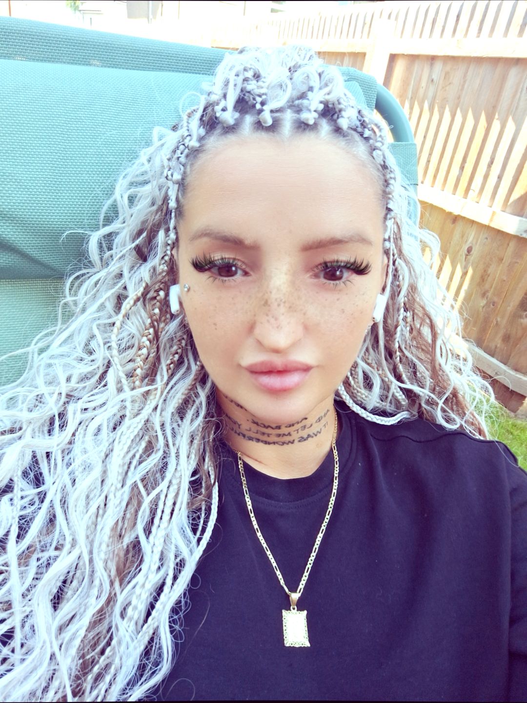 @Mała🫧