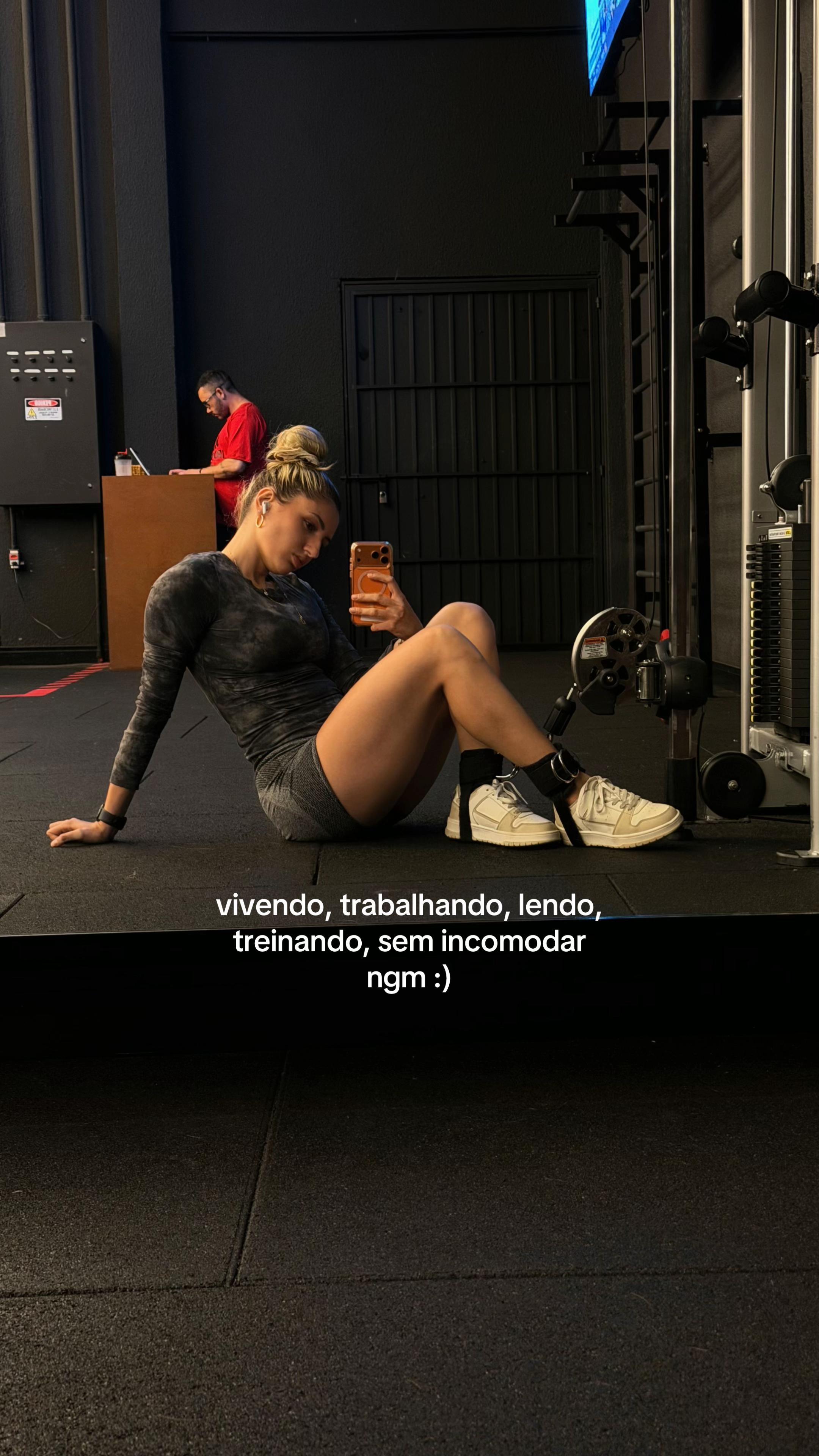@Gi.Helena