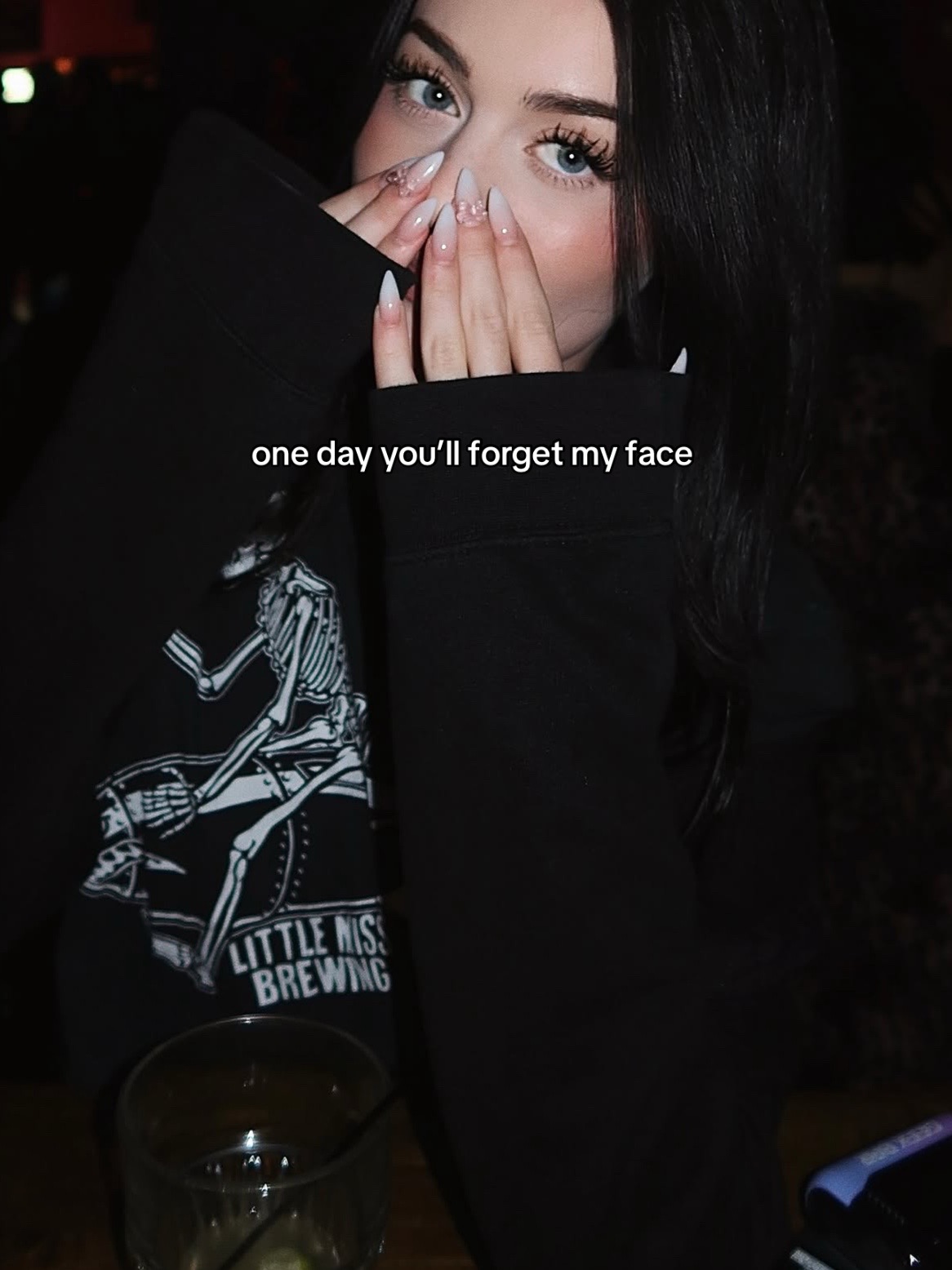 @🖤