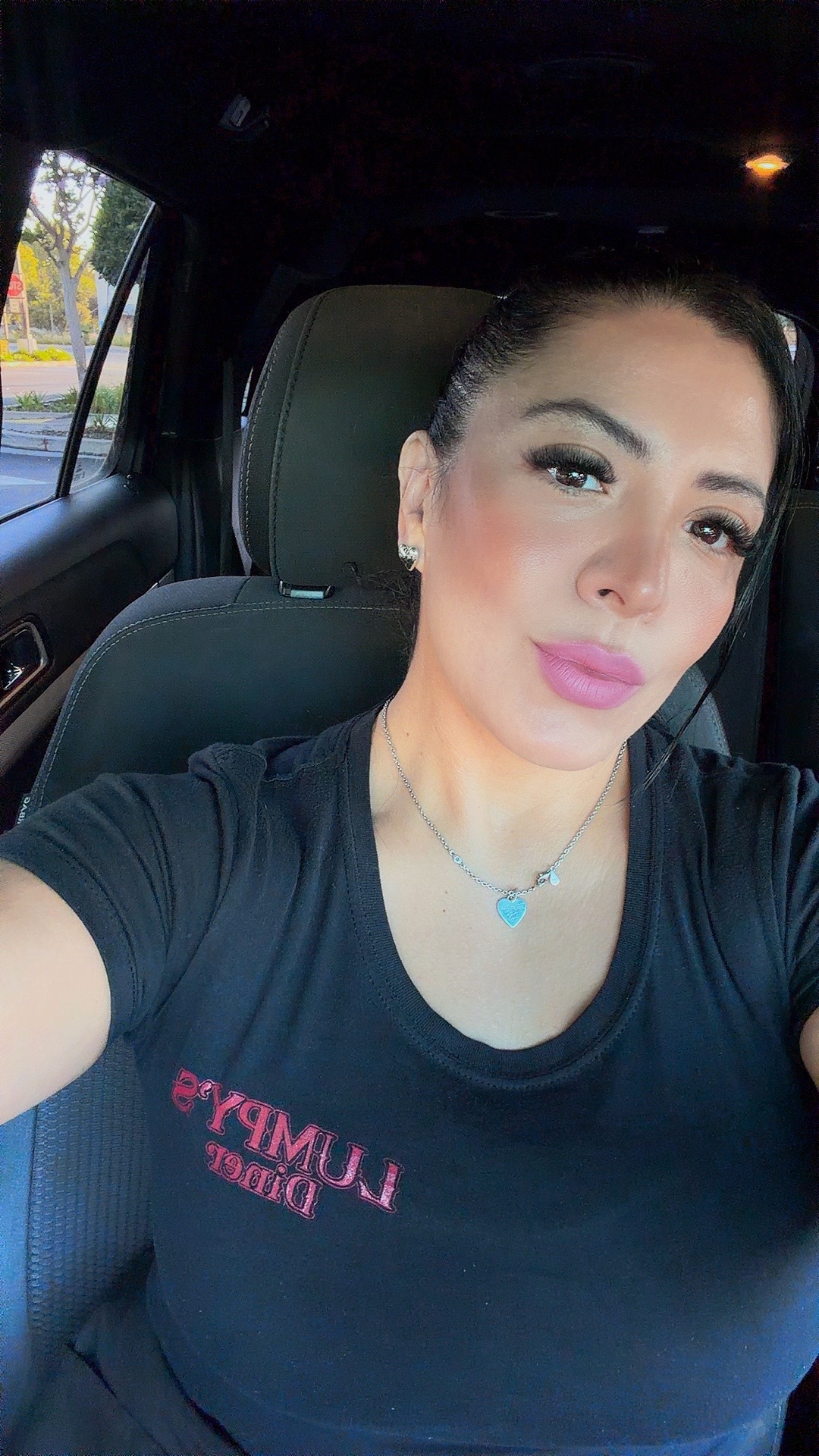@Victoria Yessica San