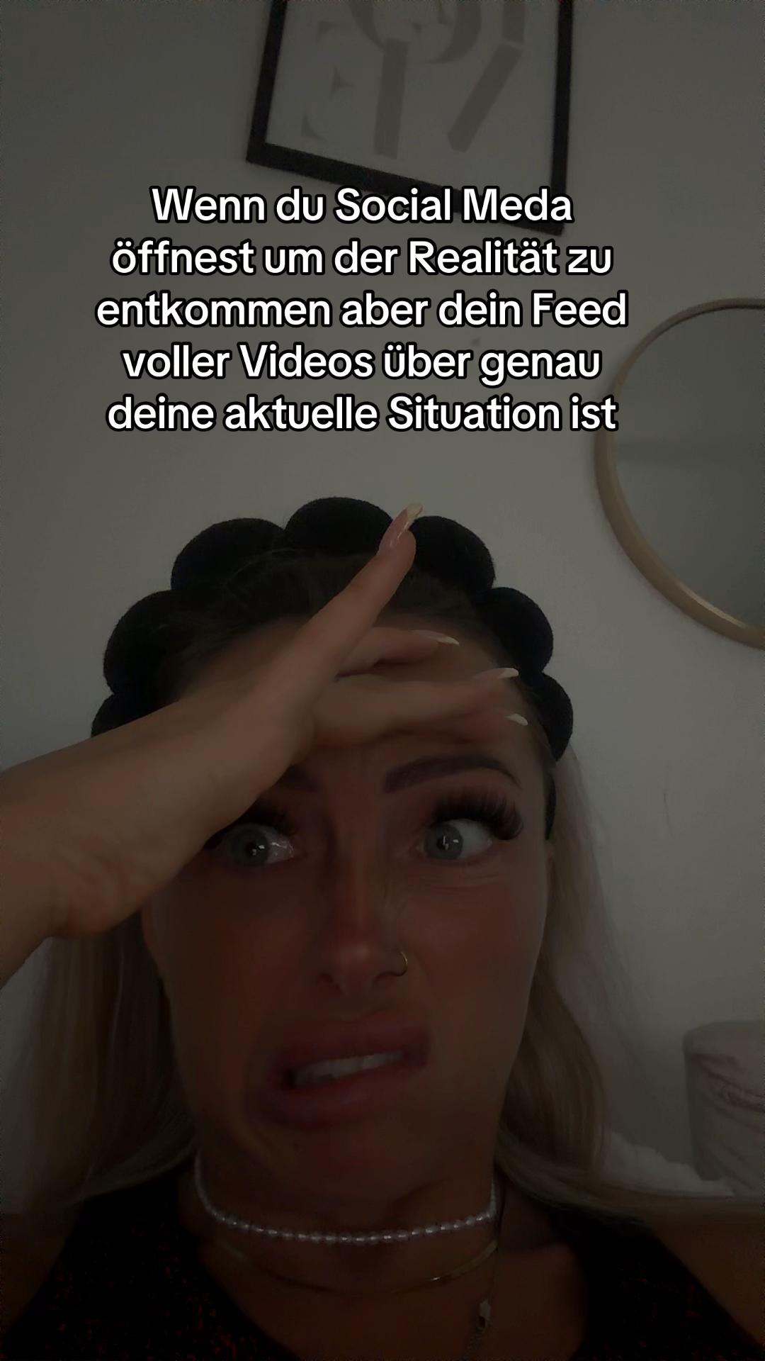 @𝑬𝒍𝒊𝒔𝒂 🖤
