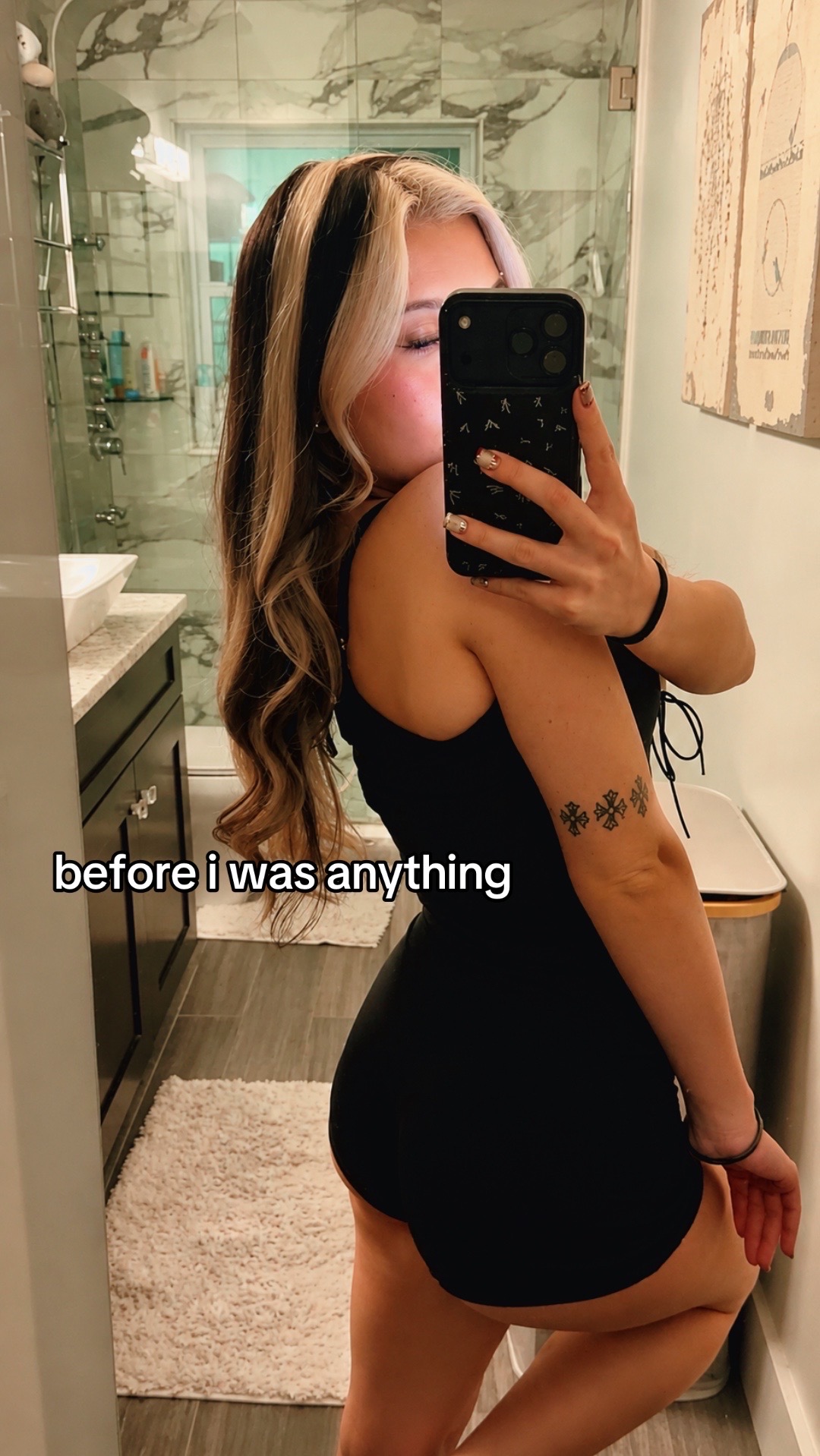 @𝒷𝑒𝓃𝓉𝓁𝑒𝓎 𝑔𝓇𝒶𝓎🧛🏻&zwj;♀️