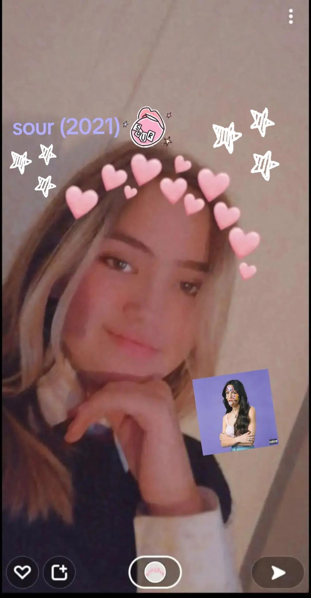 @Izzie🩻🤍
