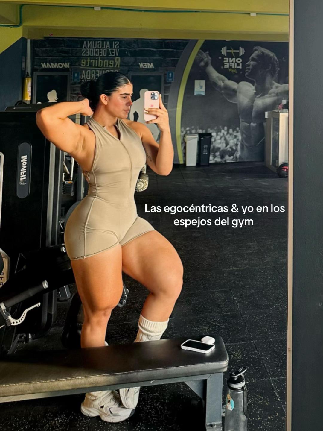 @Daniela✨
