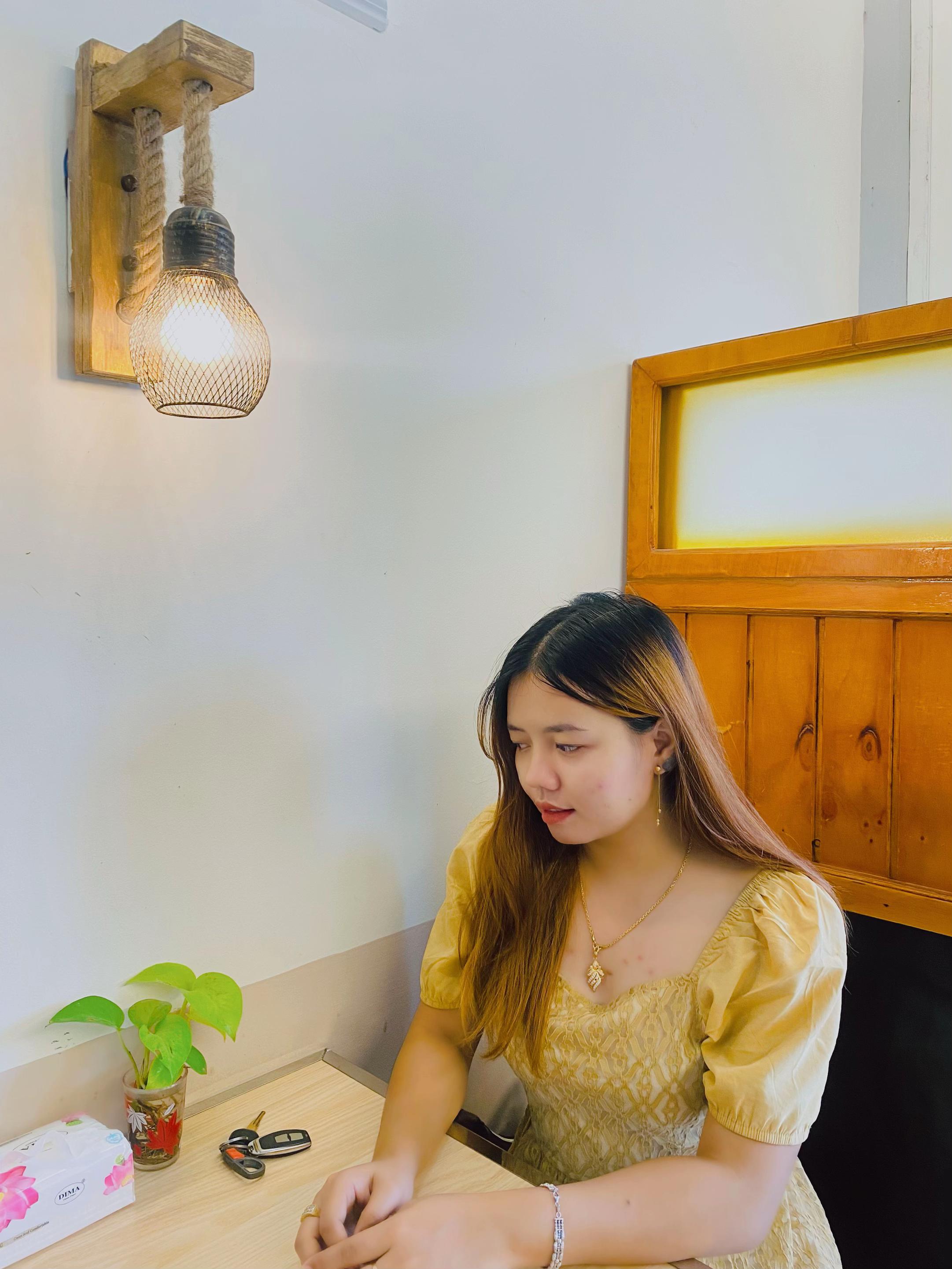 @Shwe Store & Floral Service