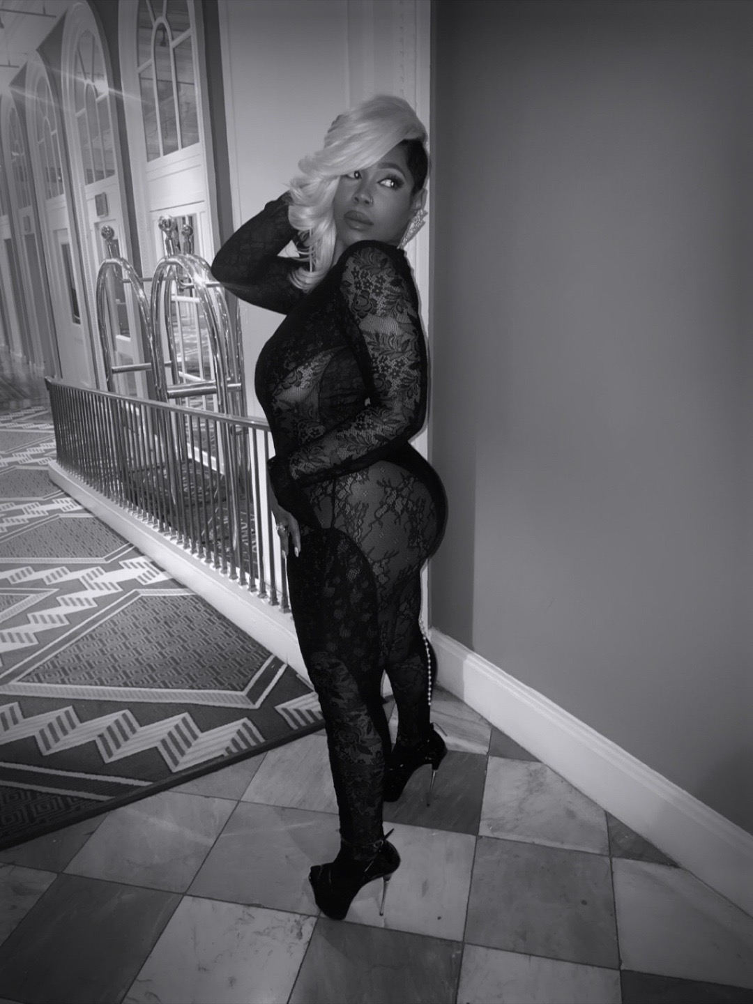 @leauxsignal