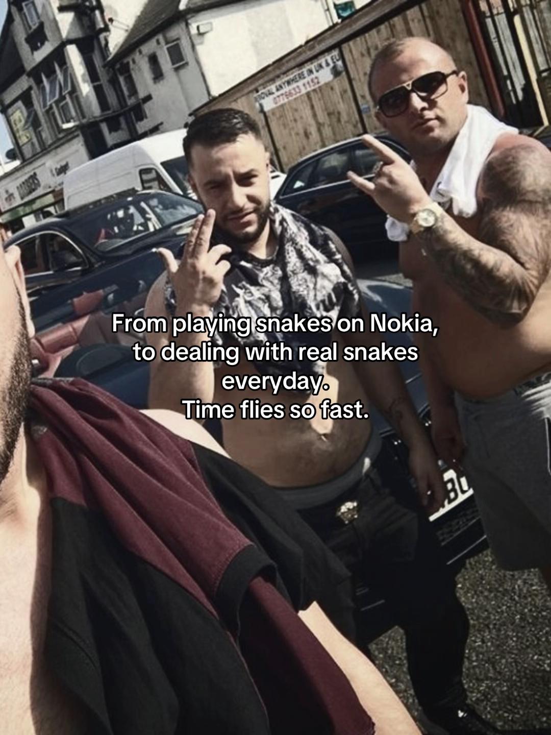 @️
