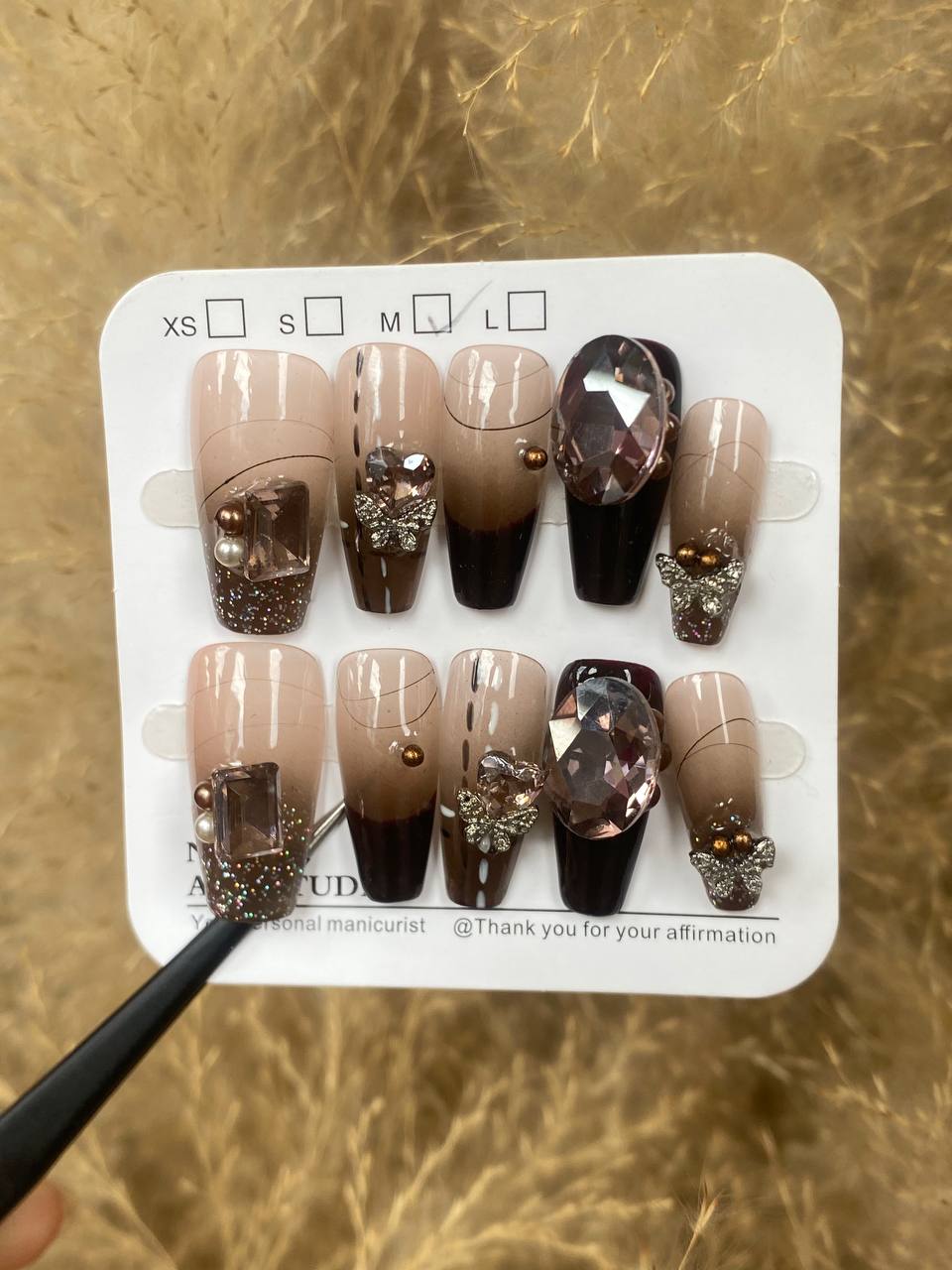 @JMhandmadepressonnails