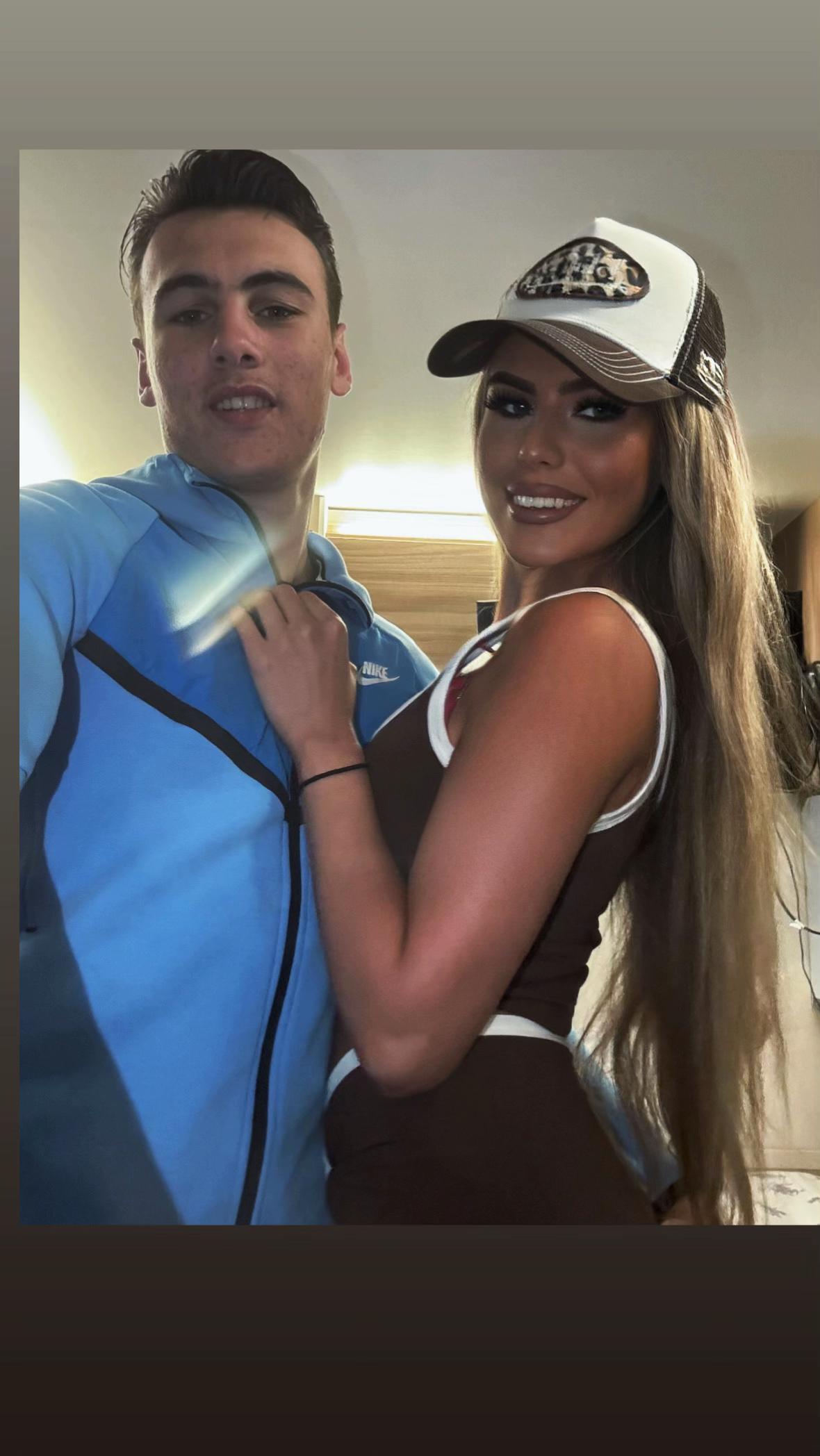 @Its_me_shezz_16