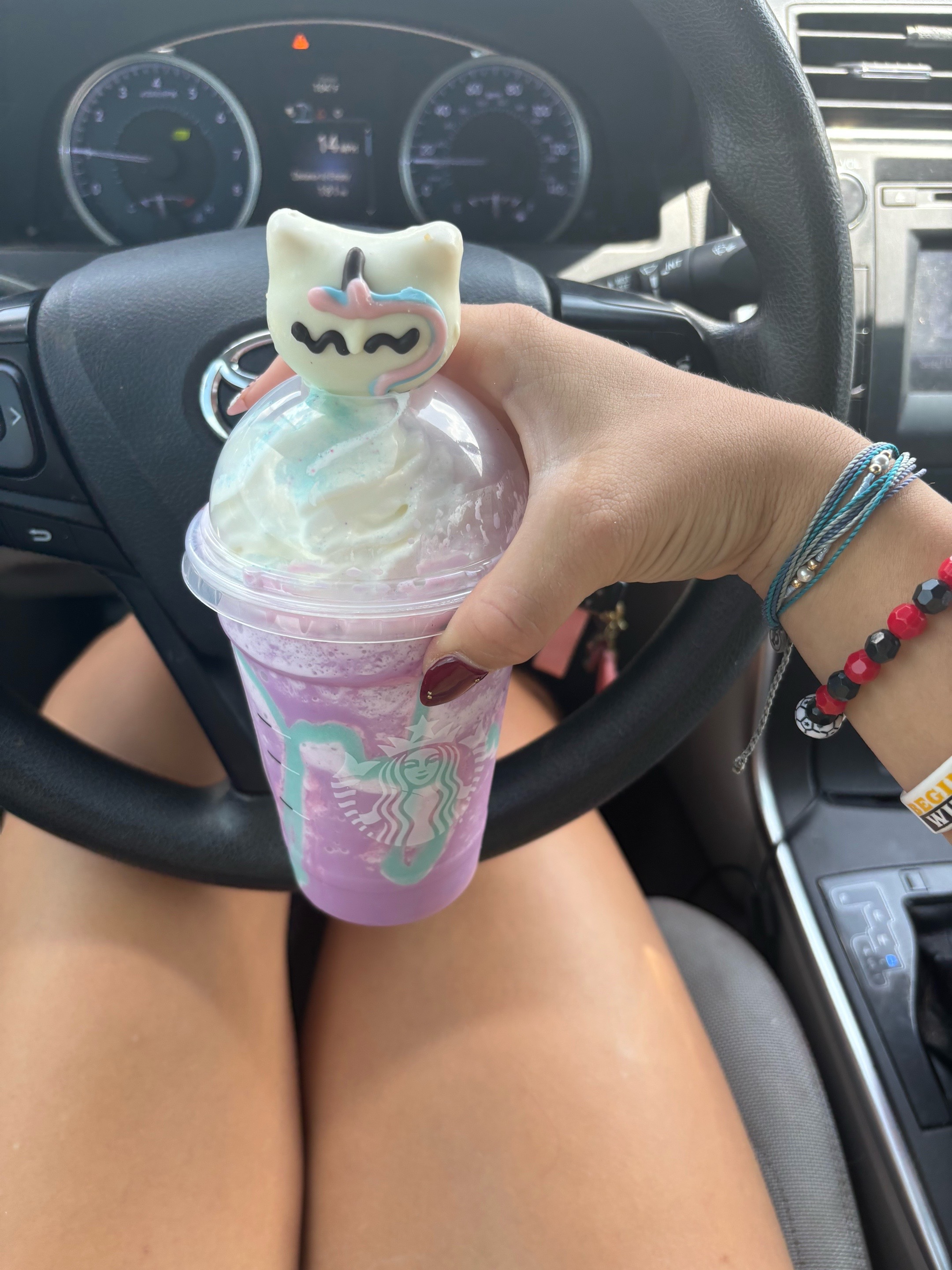 @HeyheyitsLivi