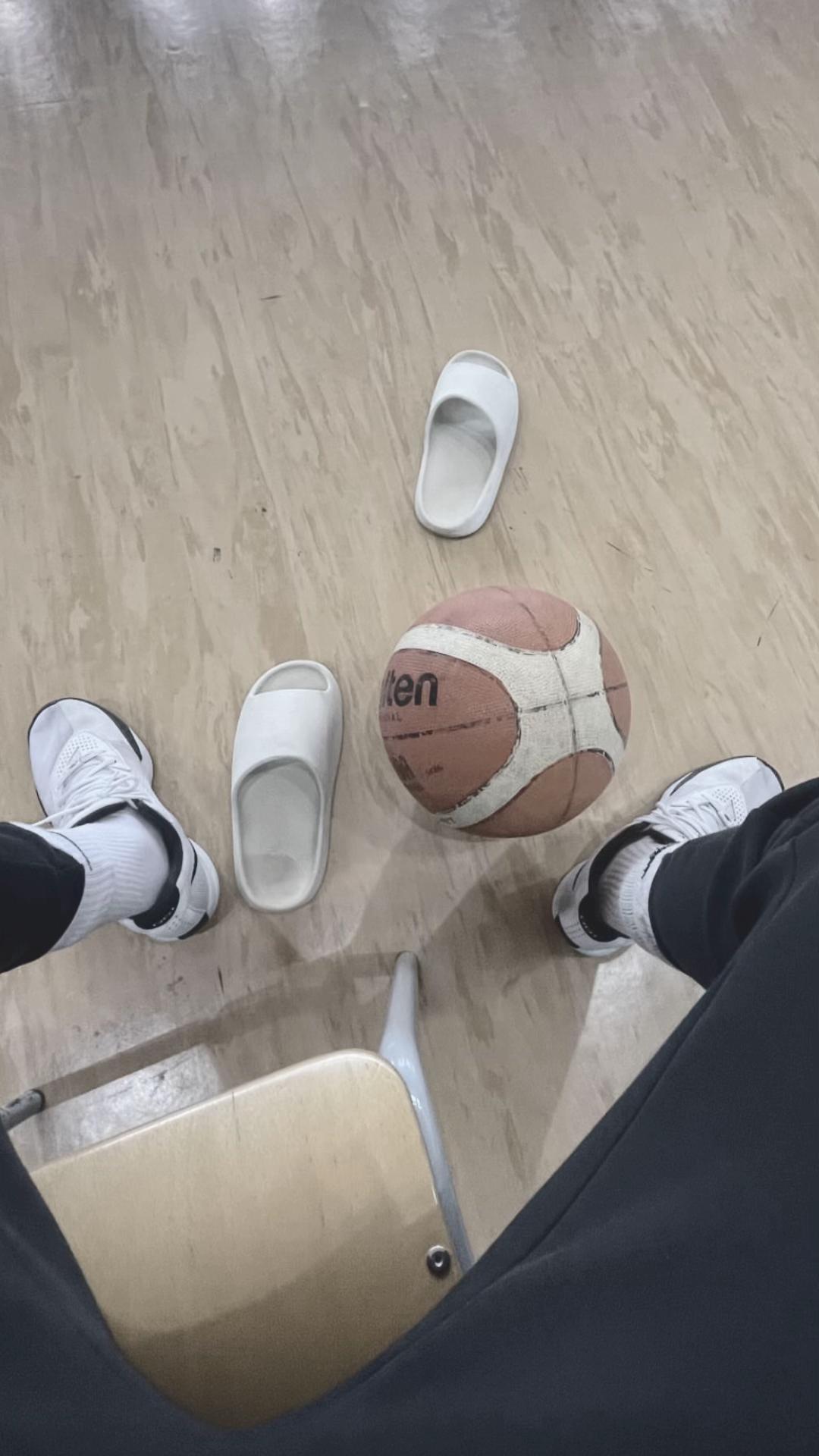 @RJ