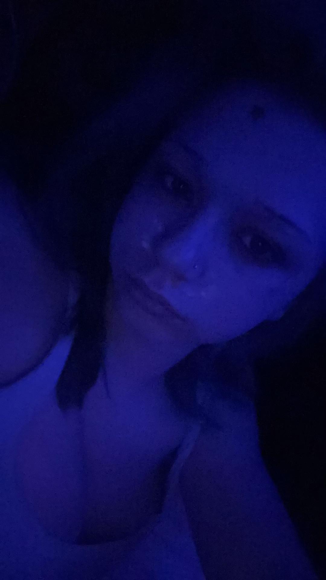 @demz