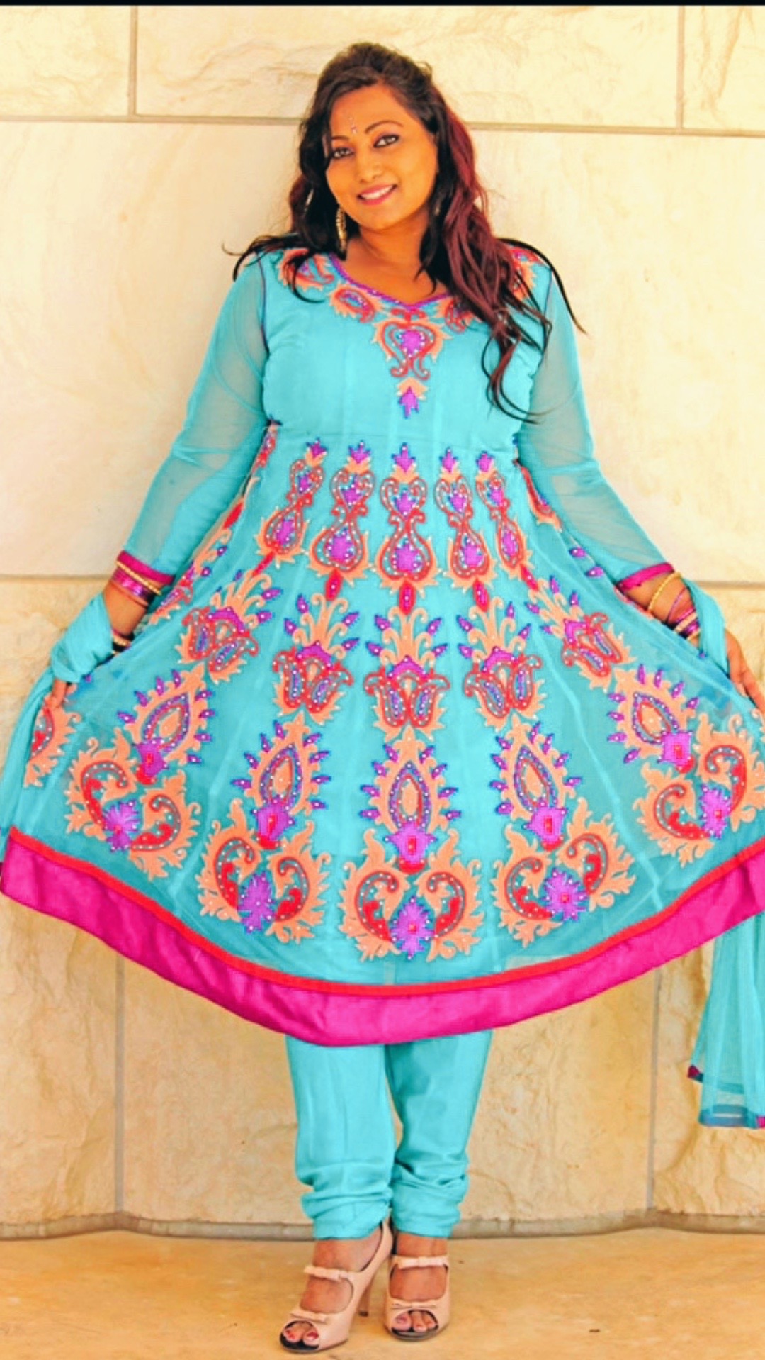 @AsliSona