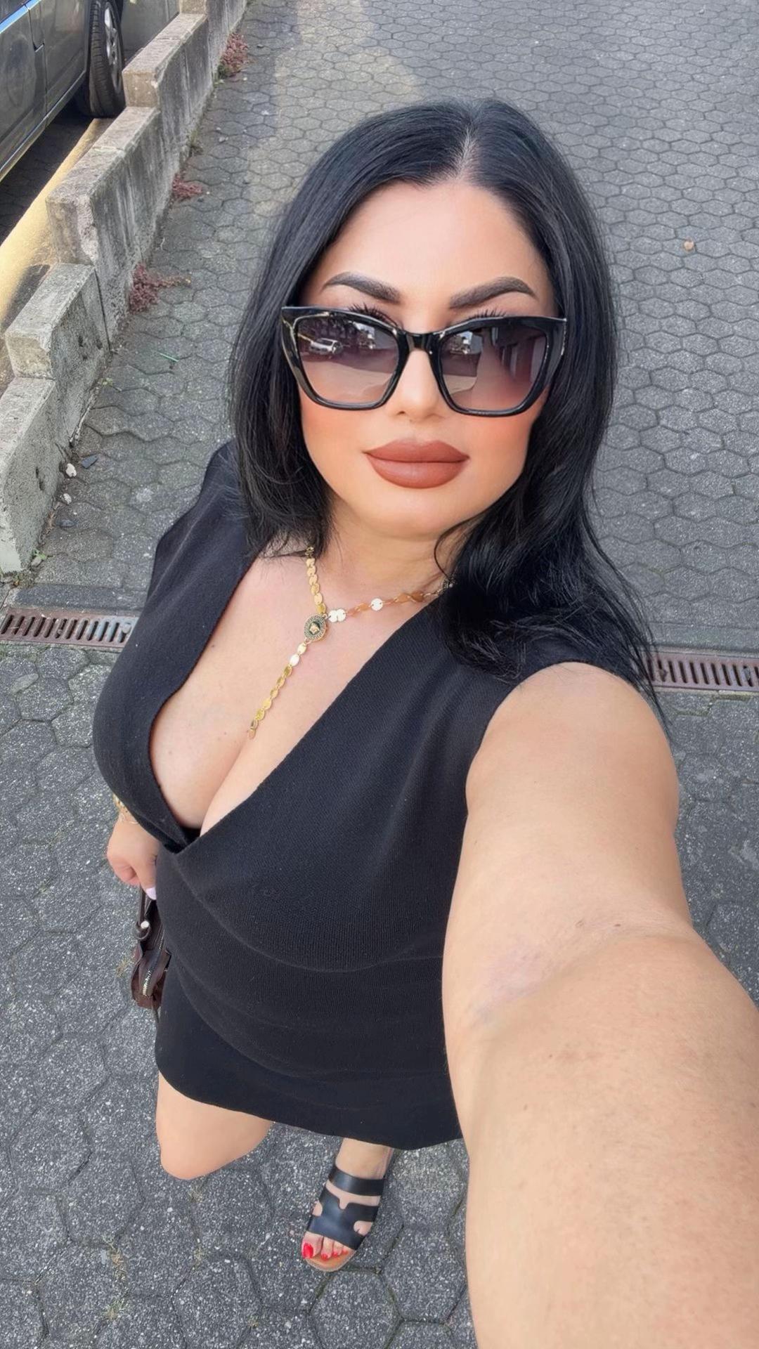 @Manuela Elena