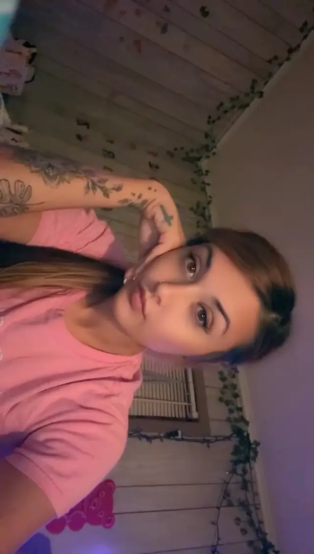 @Born2unique🤐