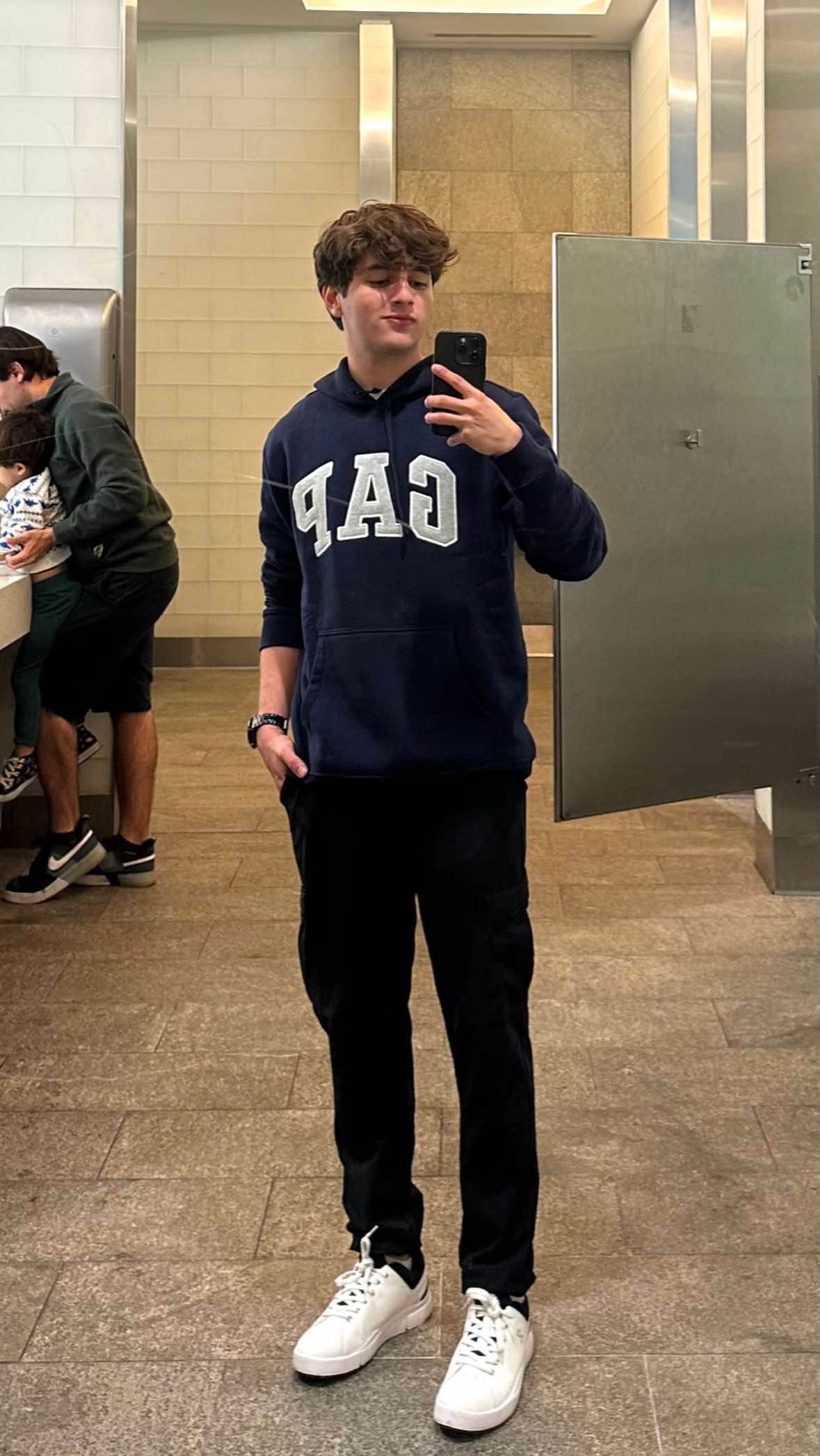 @augustomoraless_