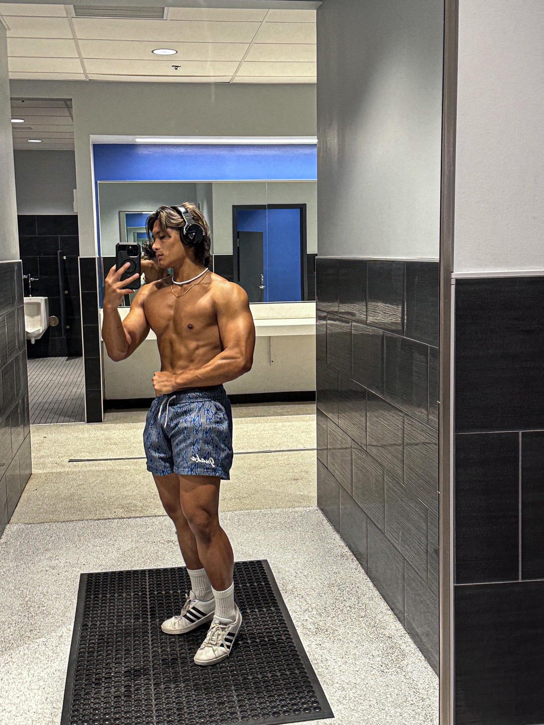 @A.yde.n