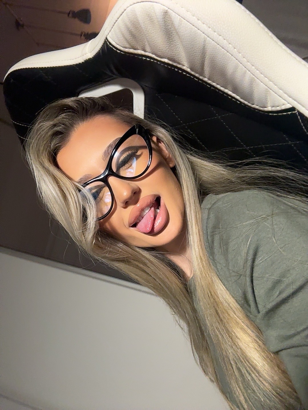 @Andrreea