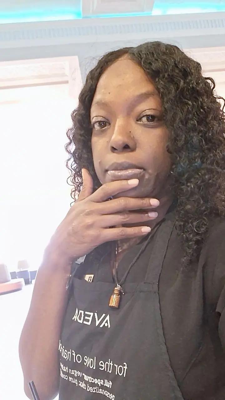 @👑April Darnette💜