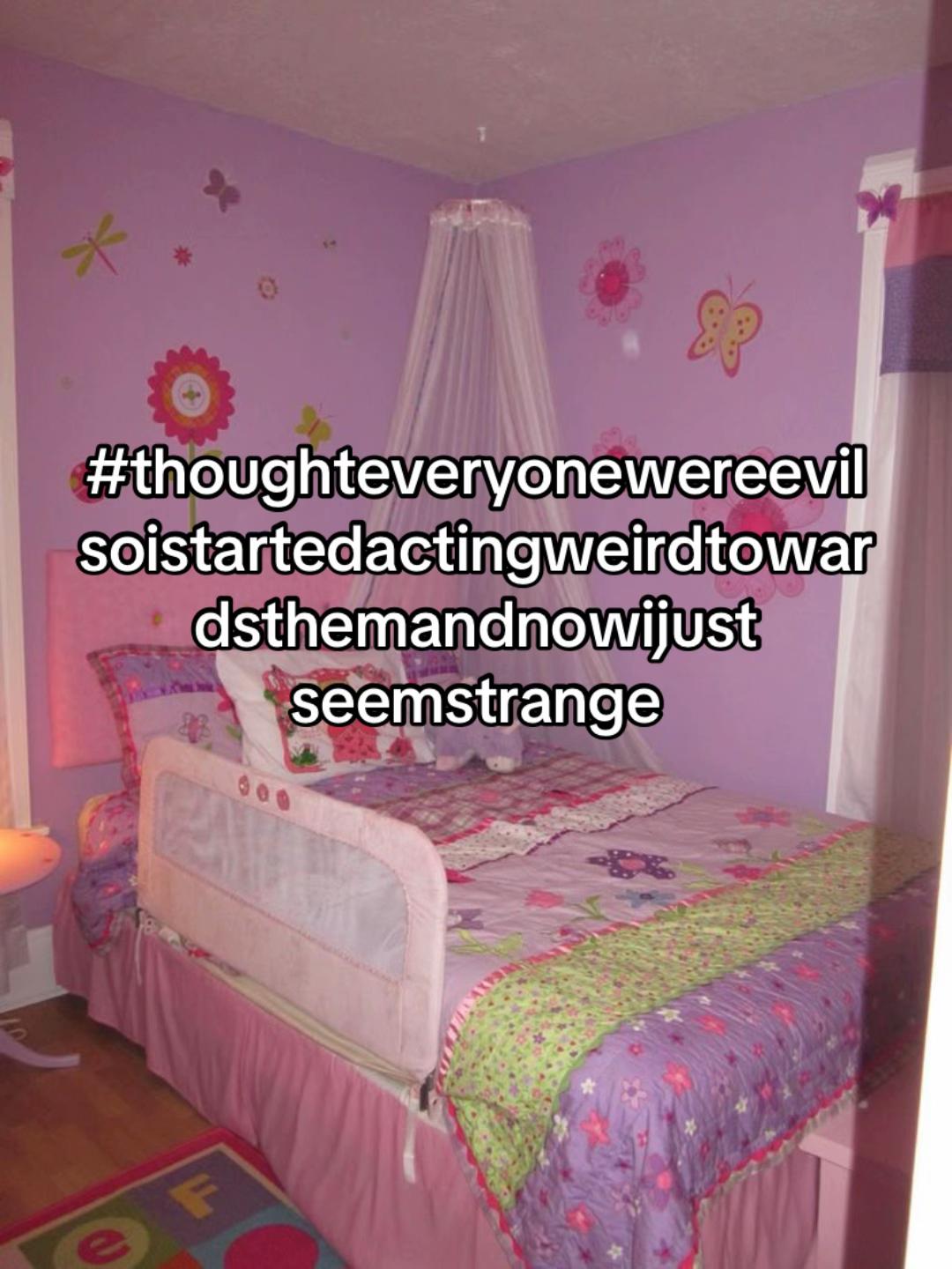 @🧍🏼♀️