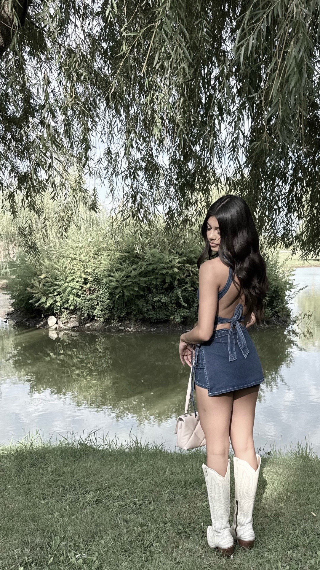@𝐚𝐥𝐞