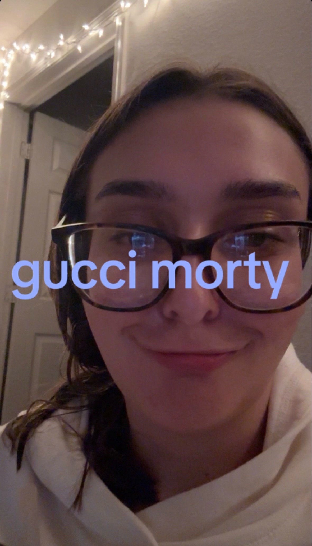 @:3