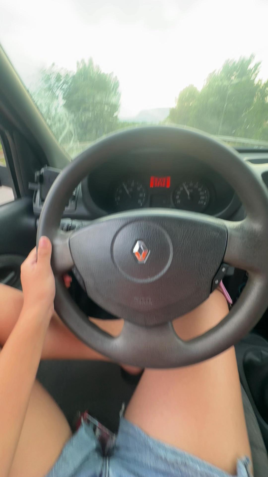 @🤓