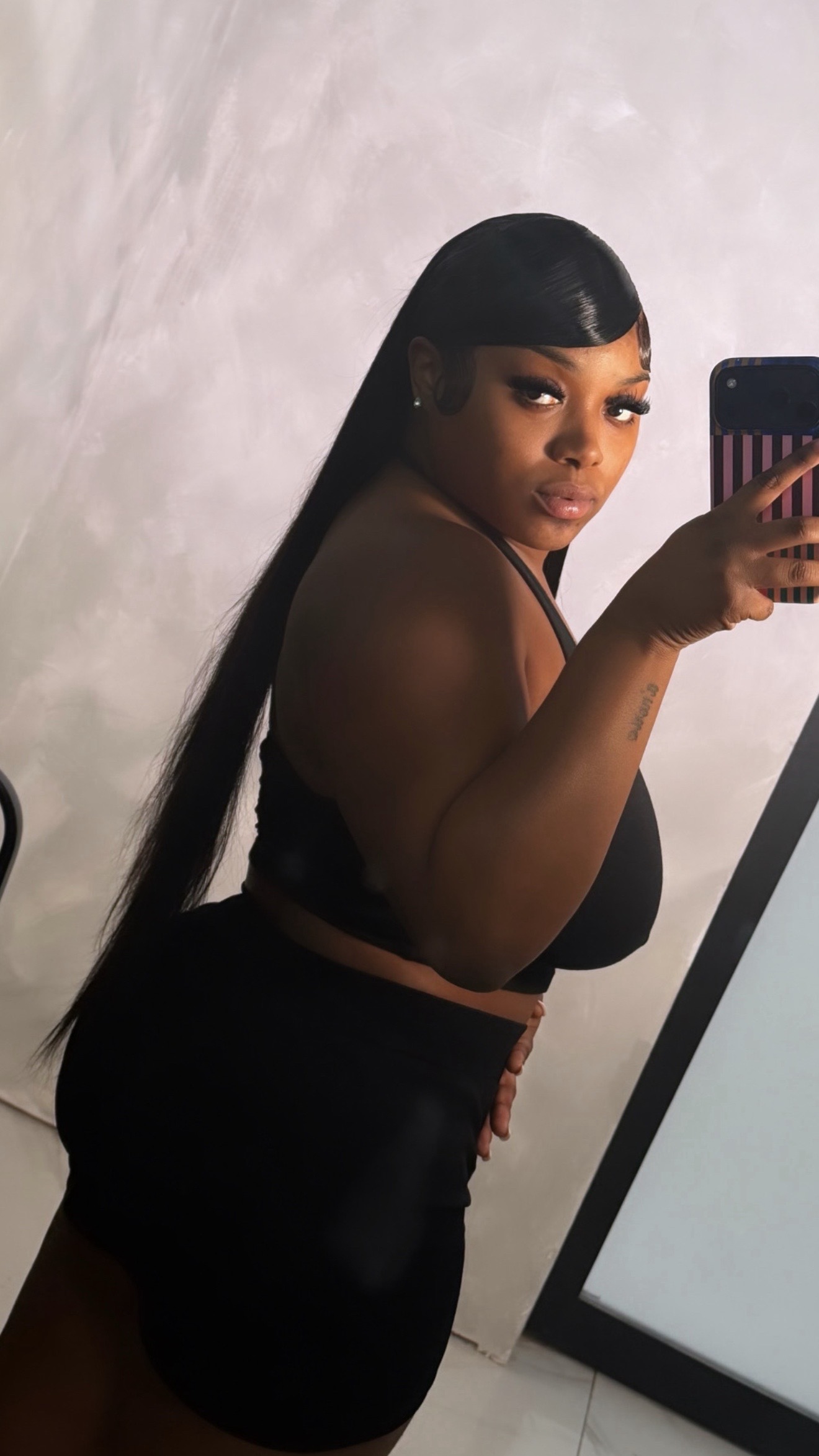 @THE GLAM ADDICT ๐