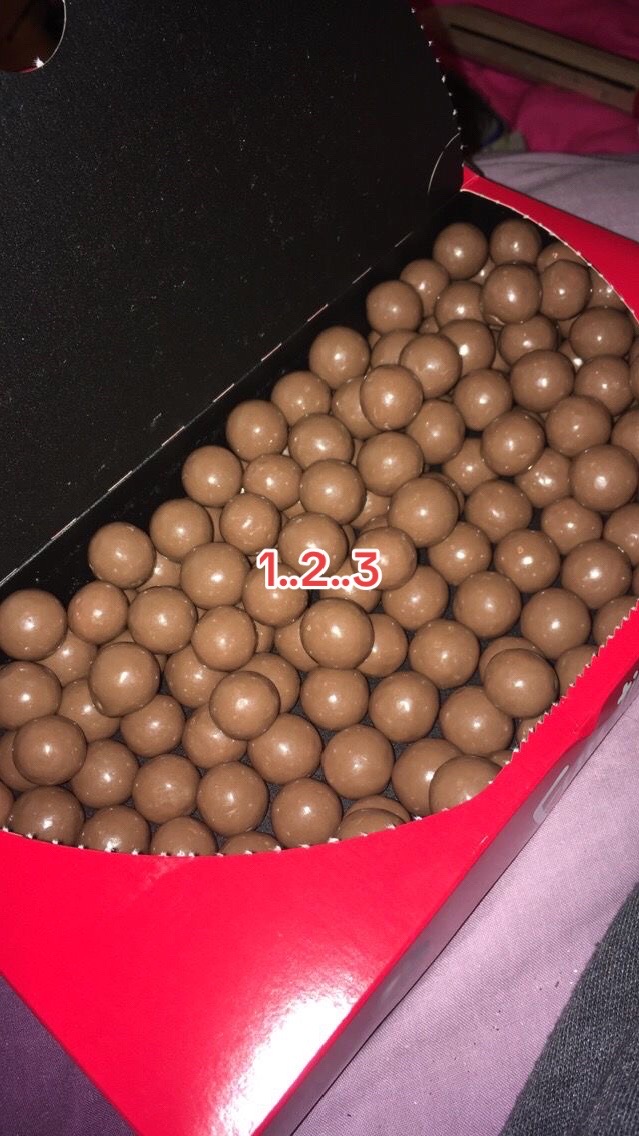 @🦦
