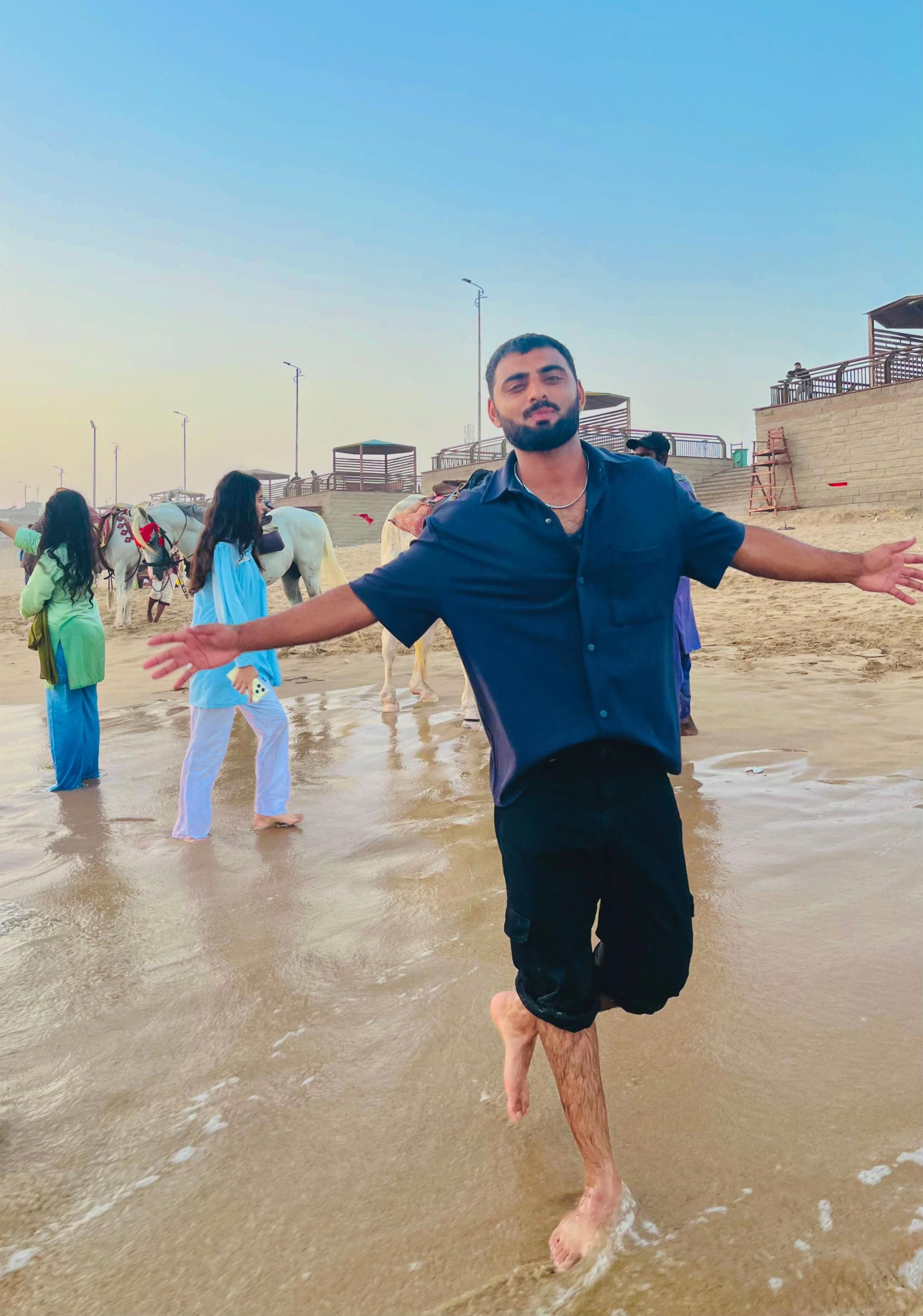 @ASHER MALICK🇵🇰🇬🇧 🇸🇦🇧🇭